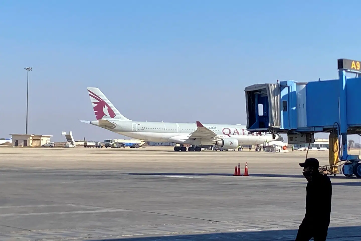 Først og fremmest er vores tanker hos de pårørende til den passager, som desværre døde om bord på vores fly. Vi undskylder for enhver gene eller ethvert ubehag, som hændelsen kan have medført, lyder det i udtalelse fra Qatar Airways. (Arkivfoto).