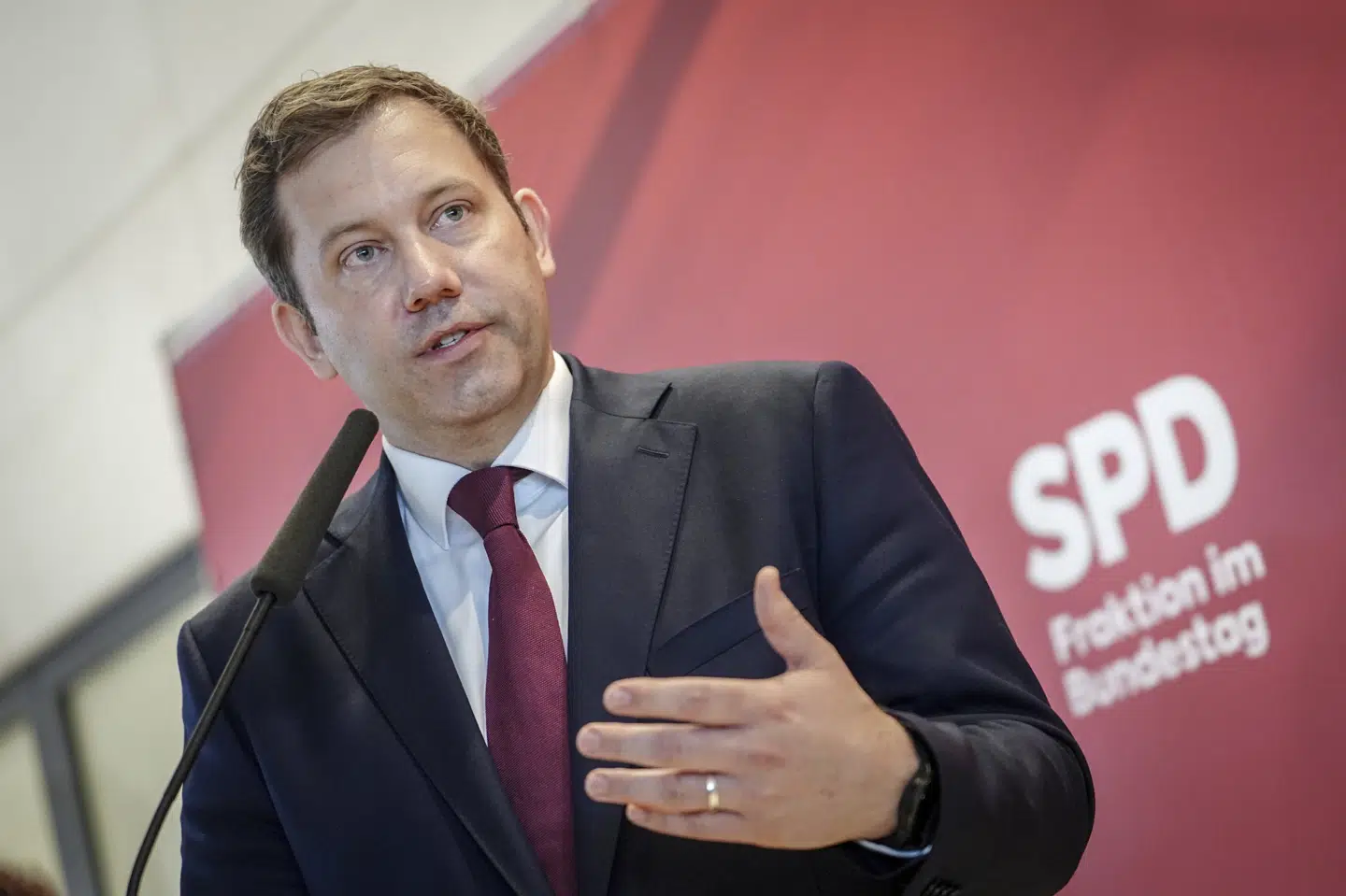 Det er 47-årige Lars Klingbeil, der skal overtage ledelsen i det tyske socialdemokratiske parti SPD.
