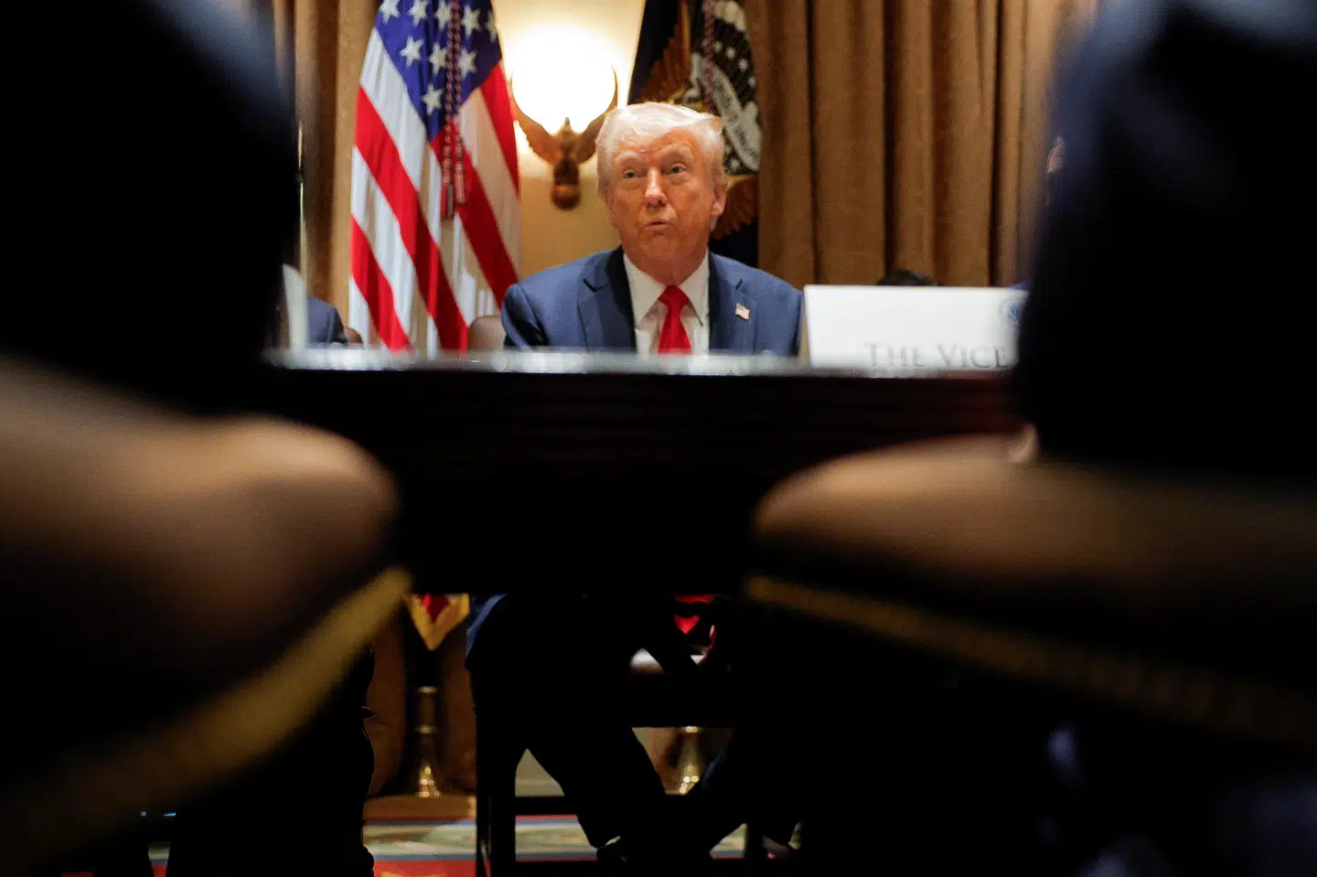 Donald Trump er endnu engang ude at svinge med toldsablen.