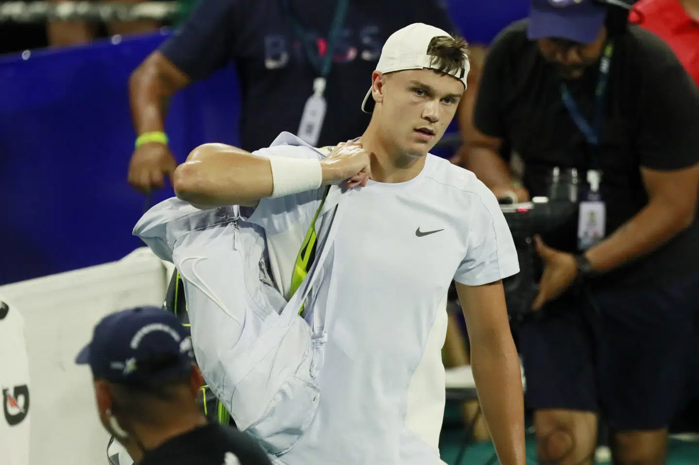 Holger Rune måtte natten til torsdag trække sig fra en kamp i Acapulco.