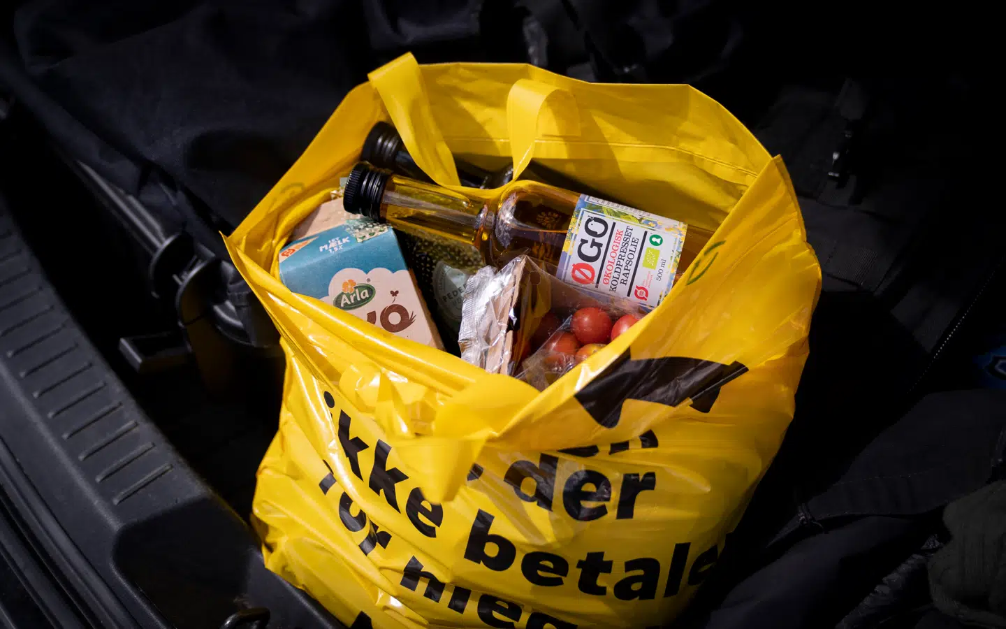Netto har øget sin markedsandel i Danmark det seneste år, men konkurrenten Rema 1000 er vokset endnu mere, og de to kæder har i dag næsten samme markedsandel, fremgår det af Finans. Nu sætter Netto yderligere turbo på med et løfte om 30 nye butikker i 2025.