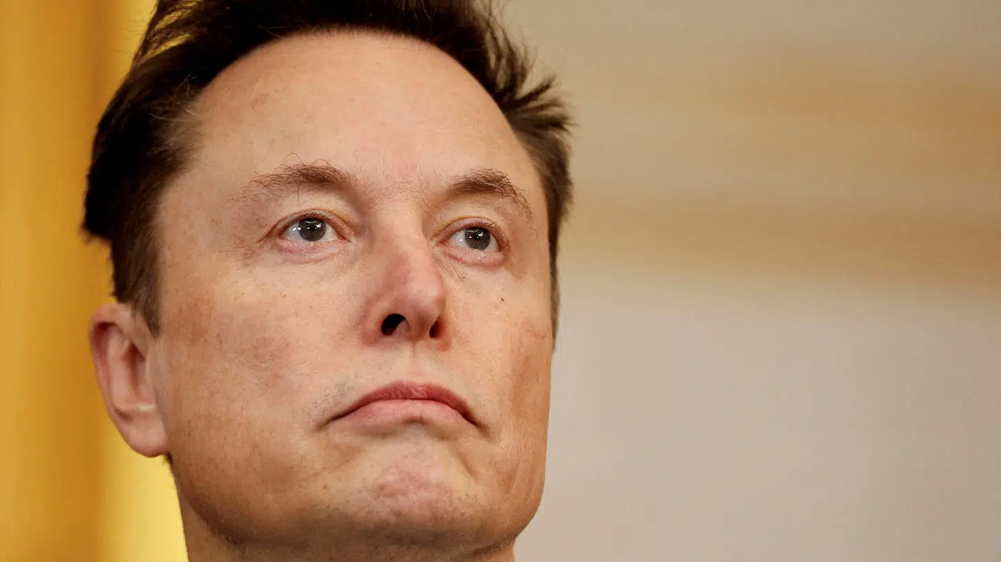 Rigmanden Elon Musks store selskab Tesla må finde på nye ting for at vende det haltende bilsalg.