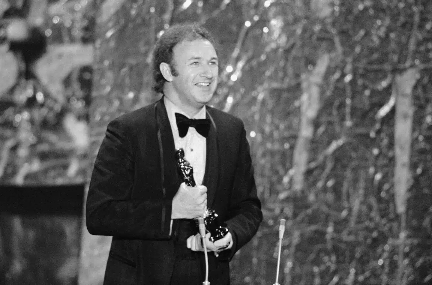 Gene Hackman tager imod sin Oscar i 1972. Foto: AP