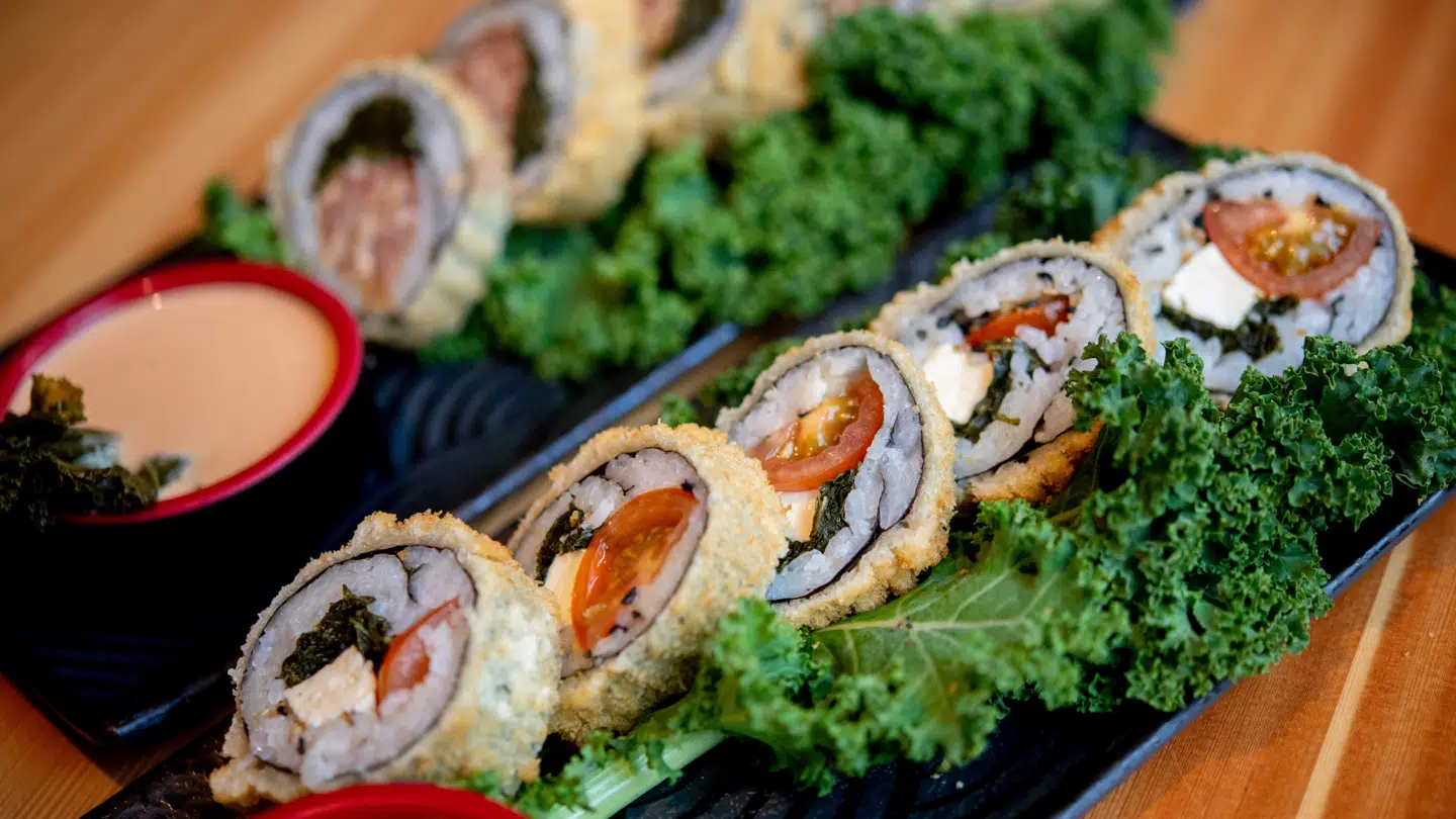 Fem sjællandske butikker lukkes, mens resten af forretningen overdrages til oprindelig stifter.