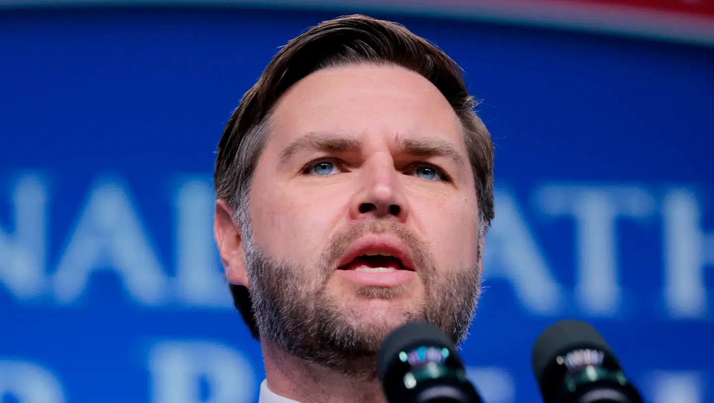 USAs vicepræsident, J.D. Vance, tog på skiferie dagen efter det dramatiske møde med Volodymyr Zelenskyj i Det Ovale Kontor, som udviklede sig til et skænderi på direkte tv.