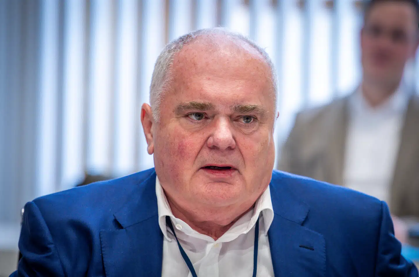 Matthias Warning, tidligere Stasi-officer og tidligere chef for Nord Stream 2, arbejder ifølge Financial Times med en plan for at genåbne den saboterede gasforbindelse til Tyskland. Warning er også nær ven med Ruslands præsident, Vladimir Putin. Her vidner Warning i en høring om tilblivelsen af rørledningen i parlamentet i den tyske delstat Mecklenburg-Vorpommeren 24. januar i år.