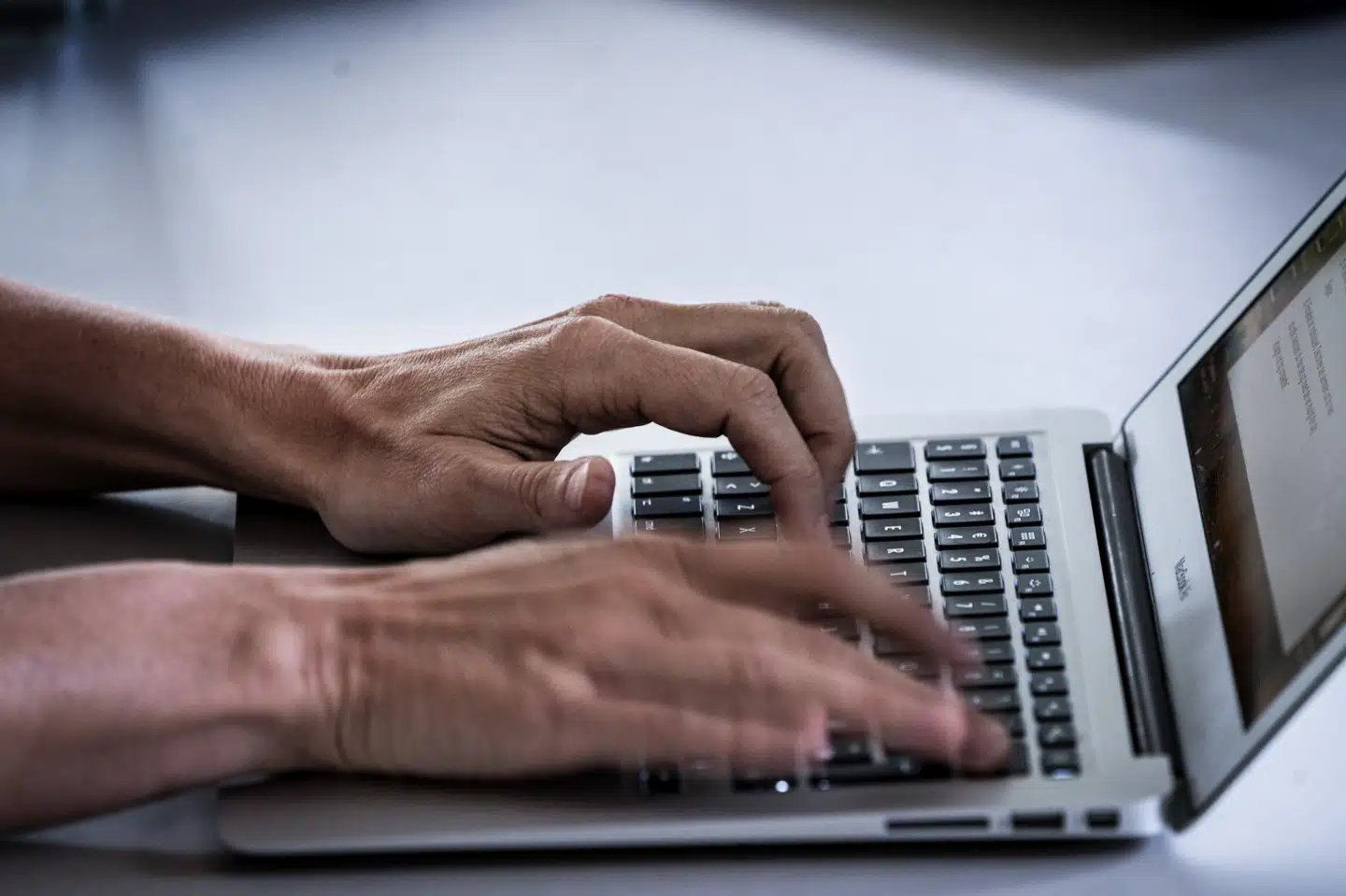 68 procent af angreb på Facebook er skrevet af profiler med et mandligt fornavn, viser ny undersøgelsen. Mennesker over 40 år står for knap 80 procent af angrebene. (Arkivfoto).