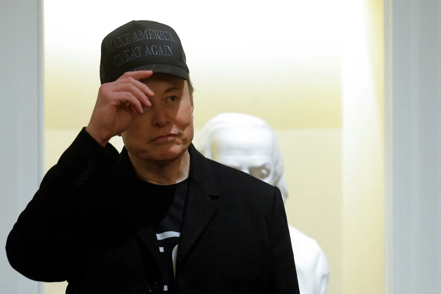 Elon Musk er blevet udpeget af USAs præsident, Donald Trump, til at lede en effektiviseringsenhed, der skal finde føderale omkostningsbesparelser. Enheden har navnet Doge.