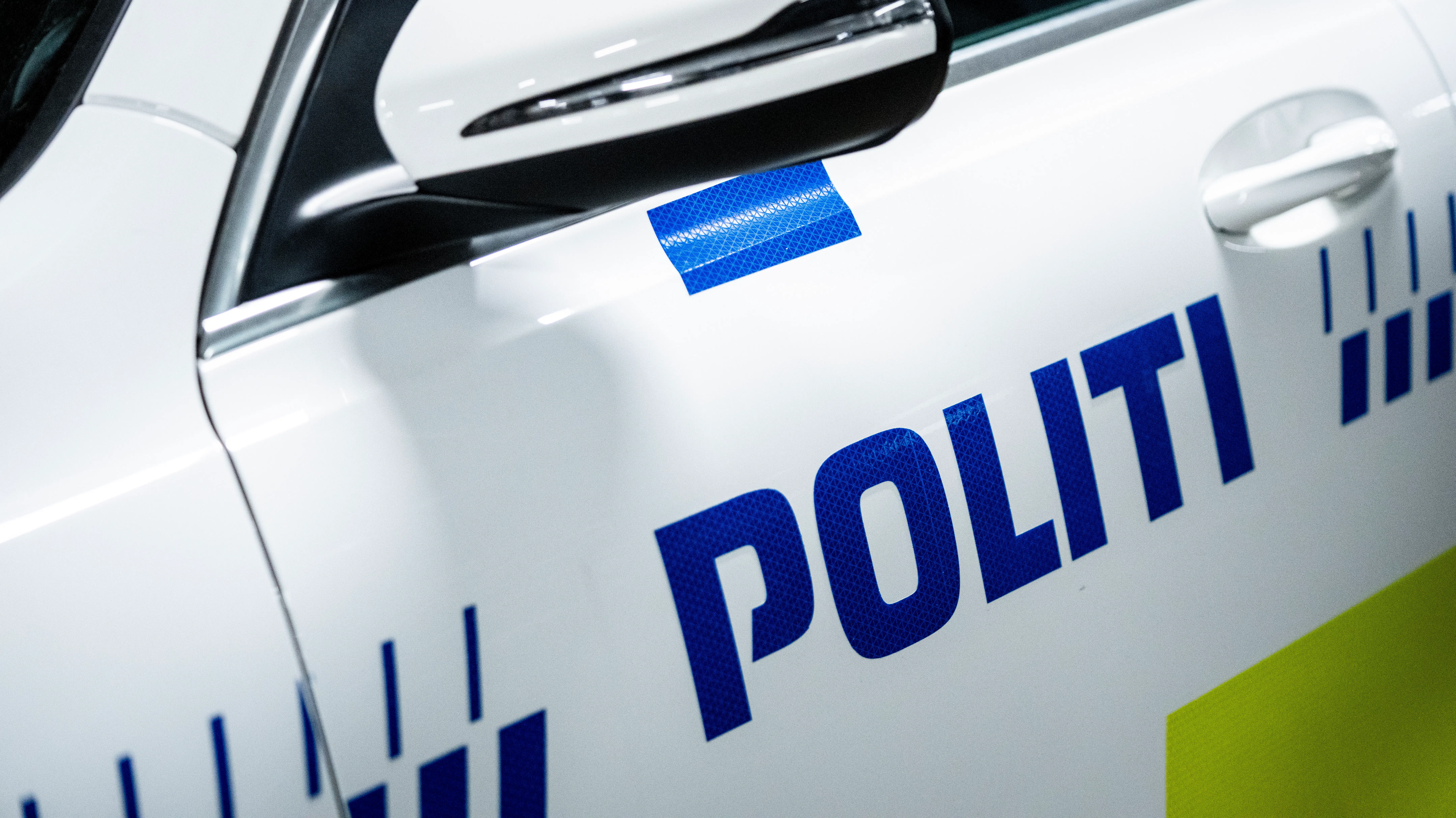 Ung kvinde udsat for umotiveret overfald på station