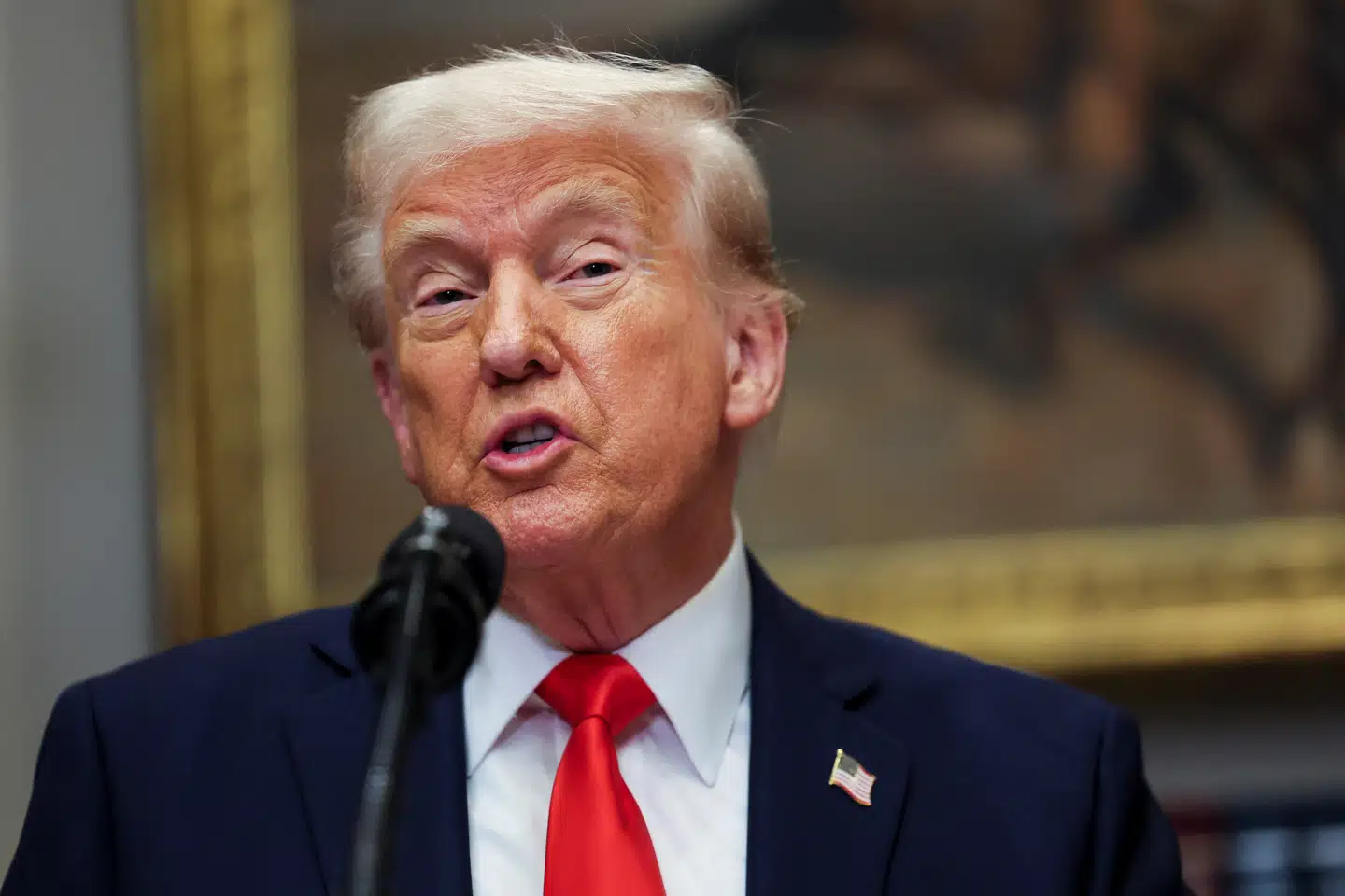 USAs præsident, Donald Trump, har truffet beslutninger med så omfattende konsekvenser, at der bliver talt om en ny verdensorden. Hvor stor en rolle USA vil spille globalt, og i hvor høj grad Trump reelt ønsker at nærme sig Putin, eller om det er et diplomatisk spil, er nu til voldsom debat.