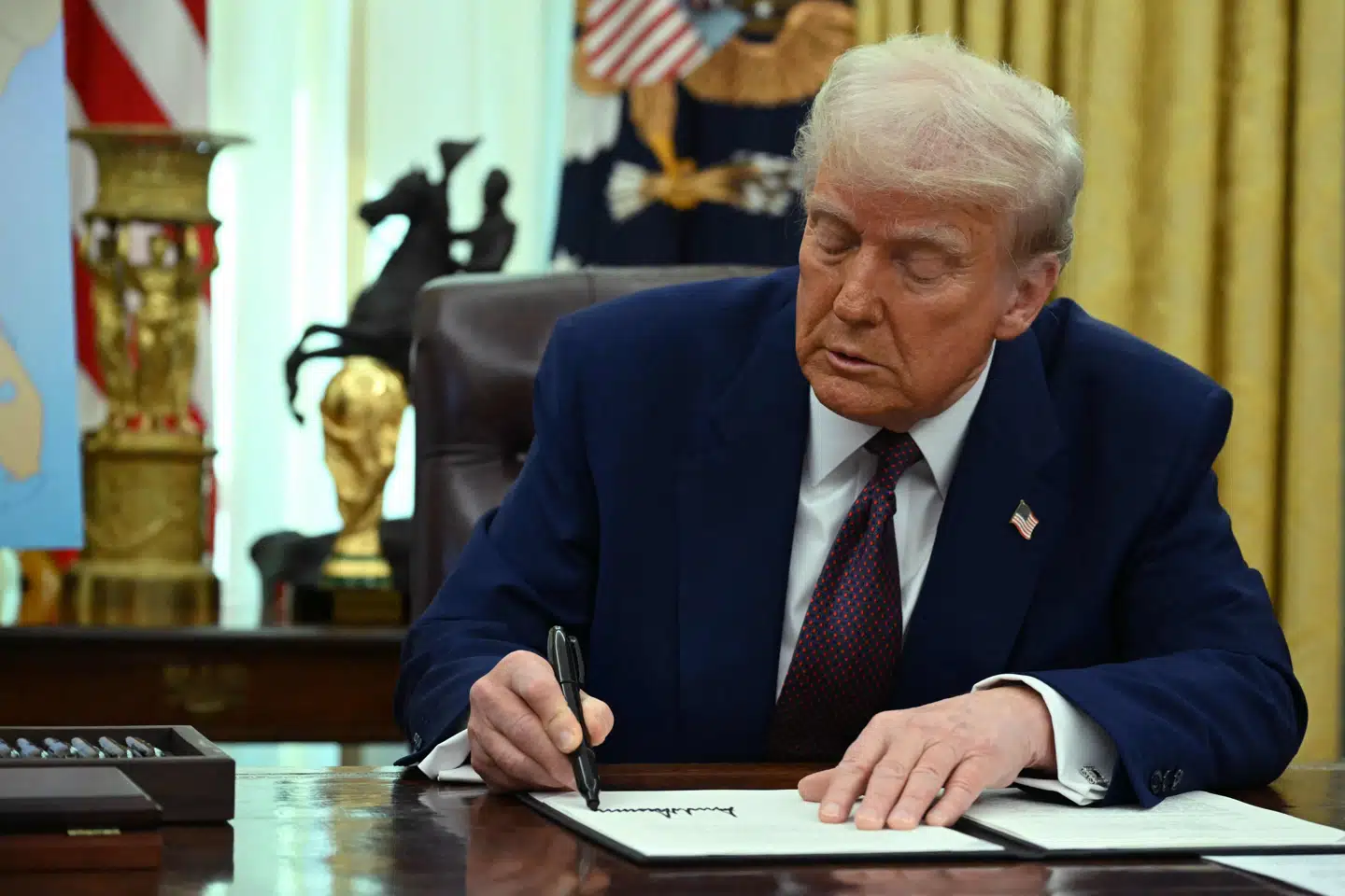 Trump underskrev i starten af februar et dekret om at indføre told på varer fra Mexico, Canada og Kina. Tirsdag morgen har han gjort alvor af sine toldtrusler. (Arkivfoto).