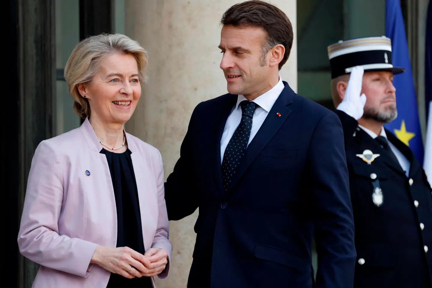 »Vi vil kraftigt opfordre til, at Danmark følger von der Leyen og Macrons eksempler og også annoncerer nye, store og langsigtede investeringer i kunstig intelligens,« skriver Mikkel Haarder og Søren Bech.