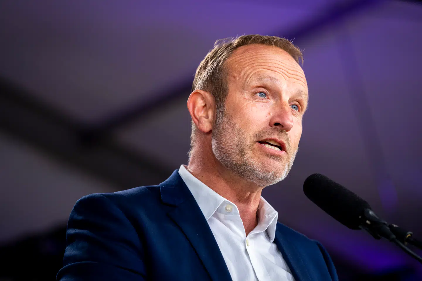 Ifølge De Radikales leder, Martin Lidegaard, tager hverken EU eller den danske klima-, energi- og forsyningsminister udfasningen af russisk gas alvorligt nok. Lars Aagaard (M) afviser kritikken.