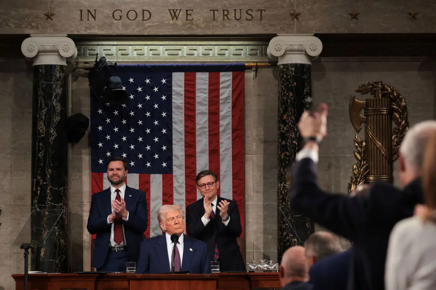 Vicepræsident J.D. Vance, formanden for Repræsentanterne Hus, Mike Johnson og Donald Trump. Foto: Win McNamee, Scanpix