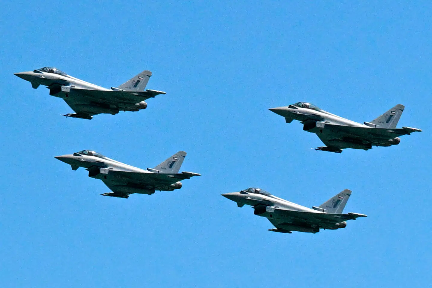 En ny Voxmeter-undersøgelse viser ifølge Danica Pension, at næsten to ud af tre danskere – 62 procent – har fået et mere positivt syn på forsvarsinvesteringer efter Ruslands invasion af Ukraine.