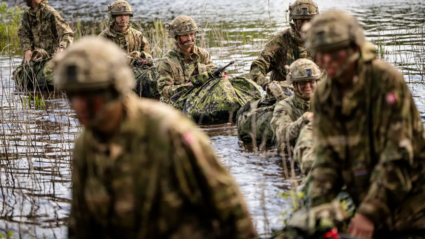 Landets soldater så ellers frem til en lønstigning på 1,31 procent til april.