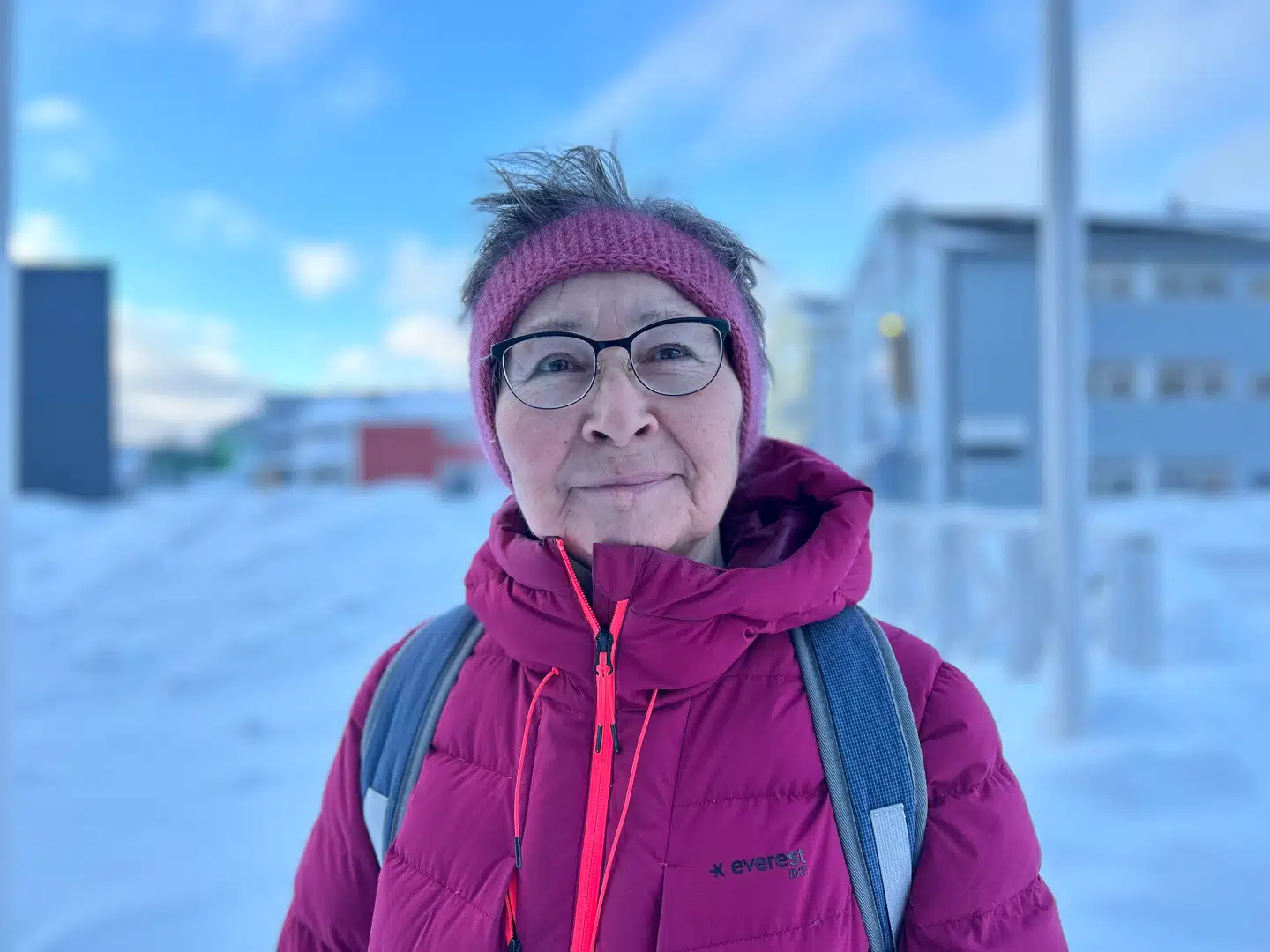 Sara Heilmann er folkepensionist og bor i Nuuk. Da hun var 13 år, blev hun med egne ord sendt til Danmark for at lære dansk.