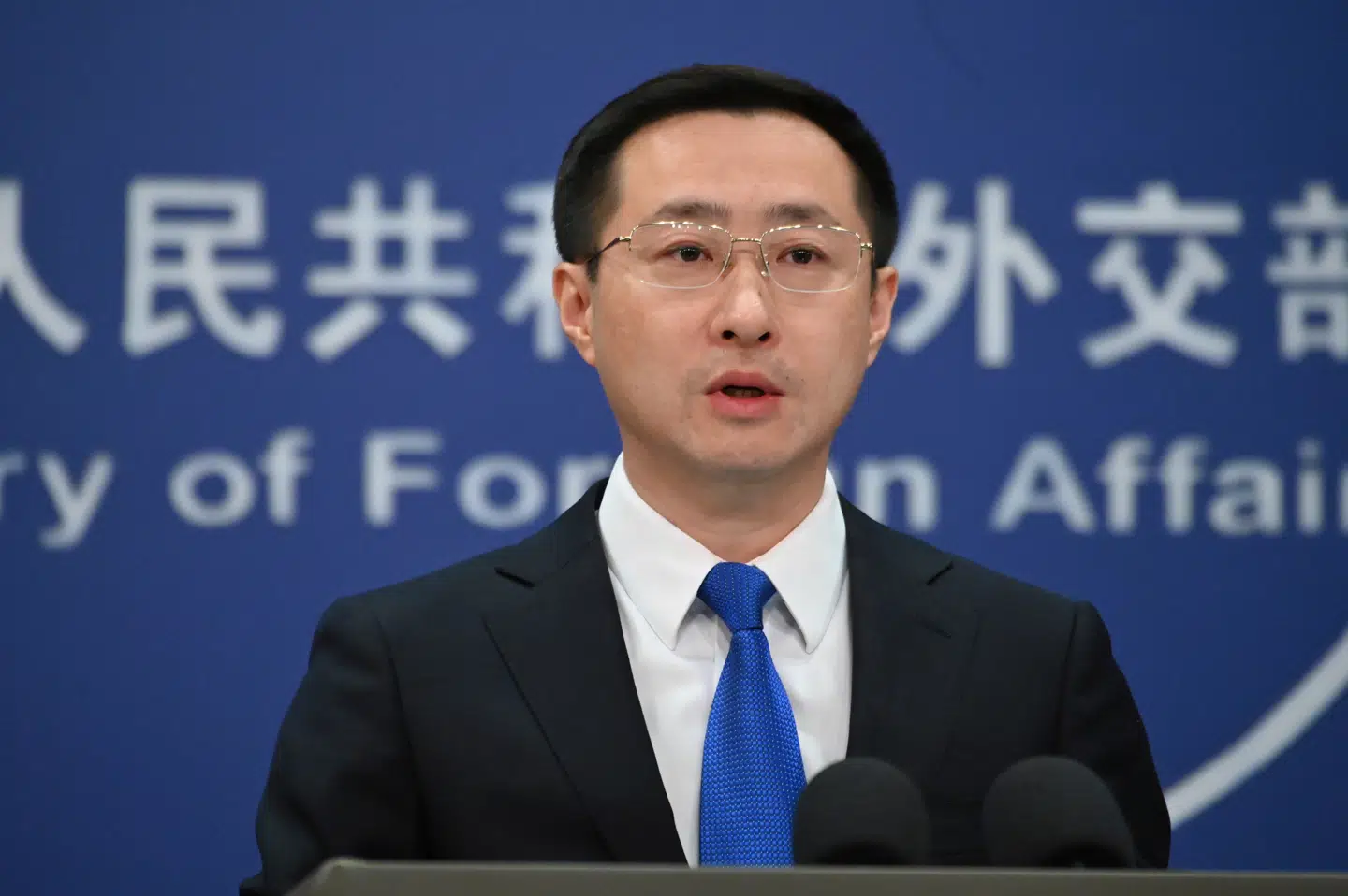 Lin Jian, talsperson for Kinas udenrigsministerium, gør det klart, at man ikke vil finde sig i hvad som helst fra Donald Trumps USA.