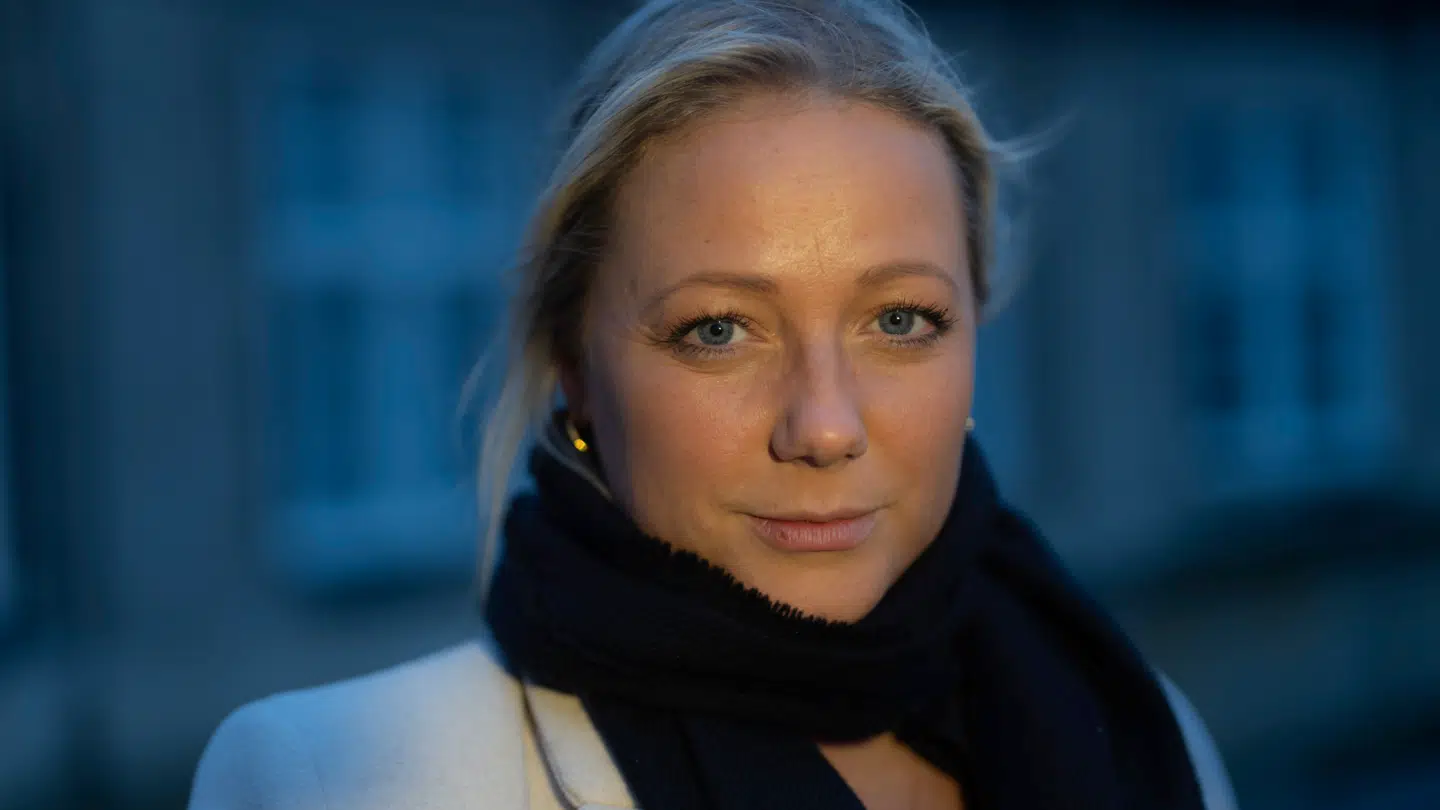 I en kortfattet besked til B.T. fortæller Sólbjørg Jakobsen, at LA står bag statsministeren, når det kommer til ikke på forhånd og kategorisk at afvise atomvåben på dansk jord.