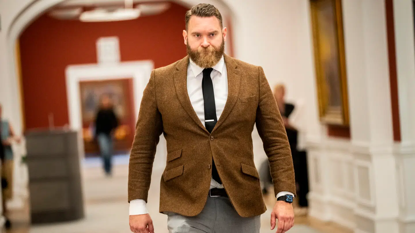 Steffen Larsen (LA) vil putte dømte butikstyve bag tremmer tredje gang, de får en dom.