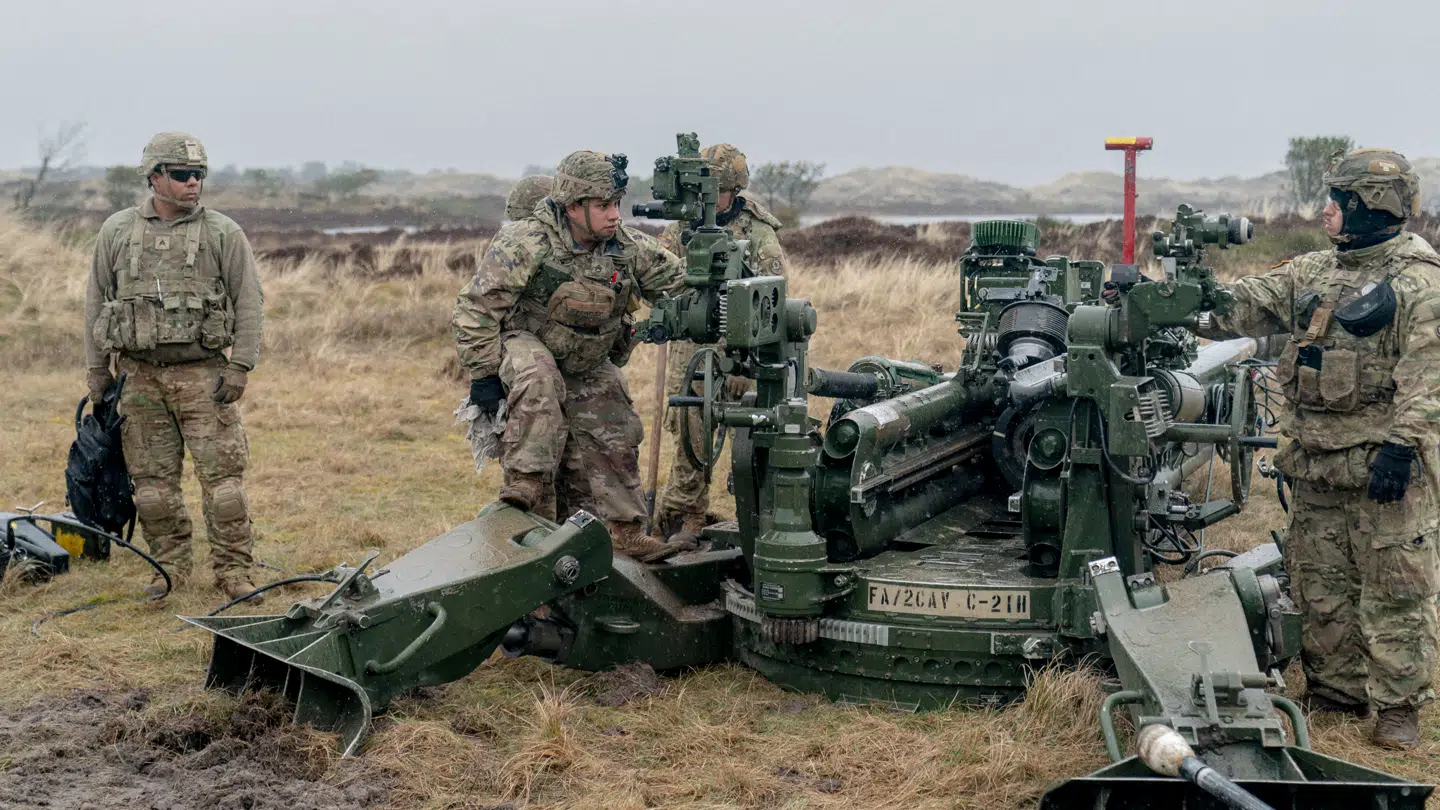 Fagbevægelsen foreslår at fjerne allerede vedtagede skattelettelser for at finde penge til de stigende udgifter til forsvaret. Men det bliver dyrt for den menige dansker, lyder det fra Cepos.