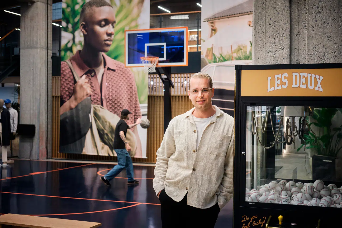 Sebastian Skøtt har haft en flot karriere hos Les Deux, som også har givet ham mulighed for at tage en HD-uddannelse på CBS sideløbende med jobbet.