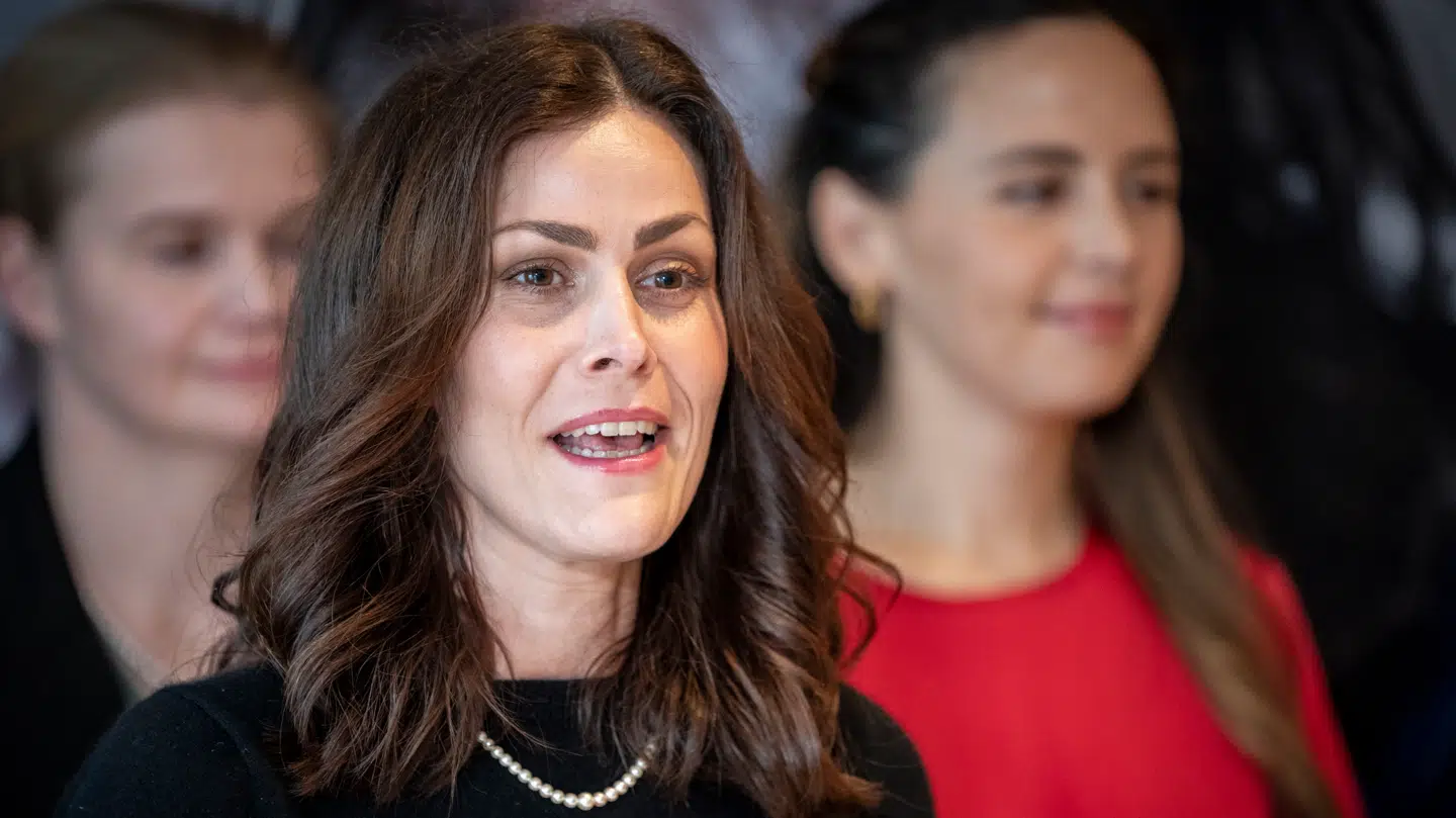 Mette Thiesen (DF) afslører i radioen, at hun er blevet kærester med madanmelderen Søren Frank.