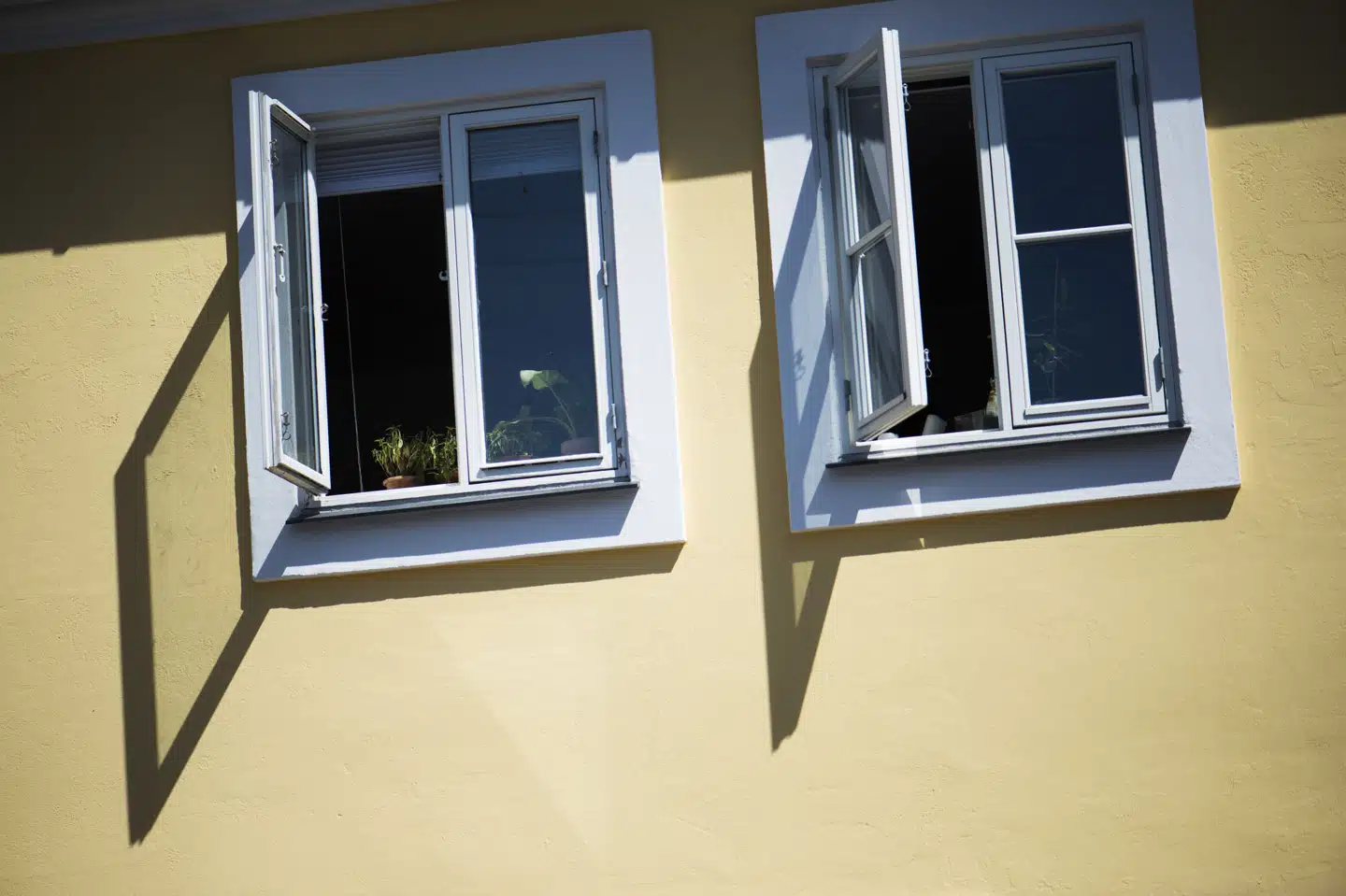 At være flittig til at lufte ud er et af rådene til et bedre indeklima, som rapporten fra BUILD anbefaler (Arkivfoto)