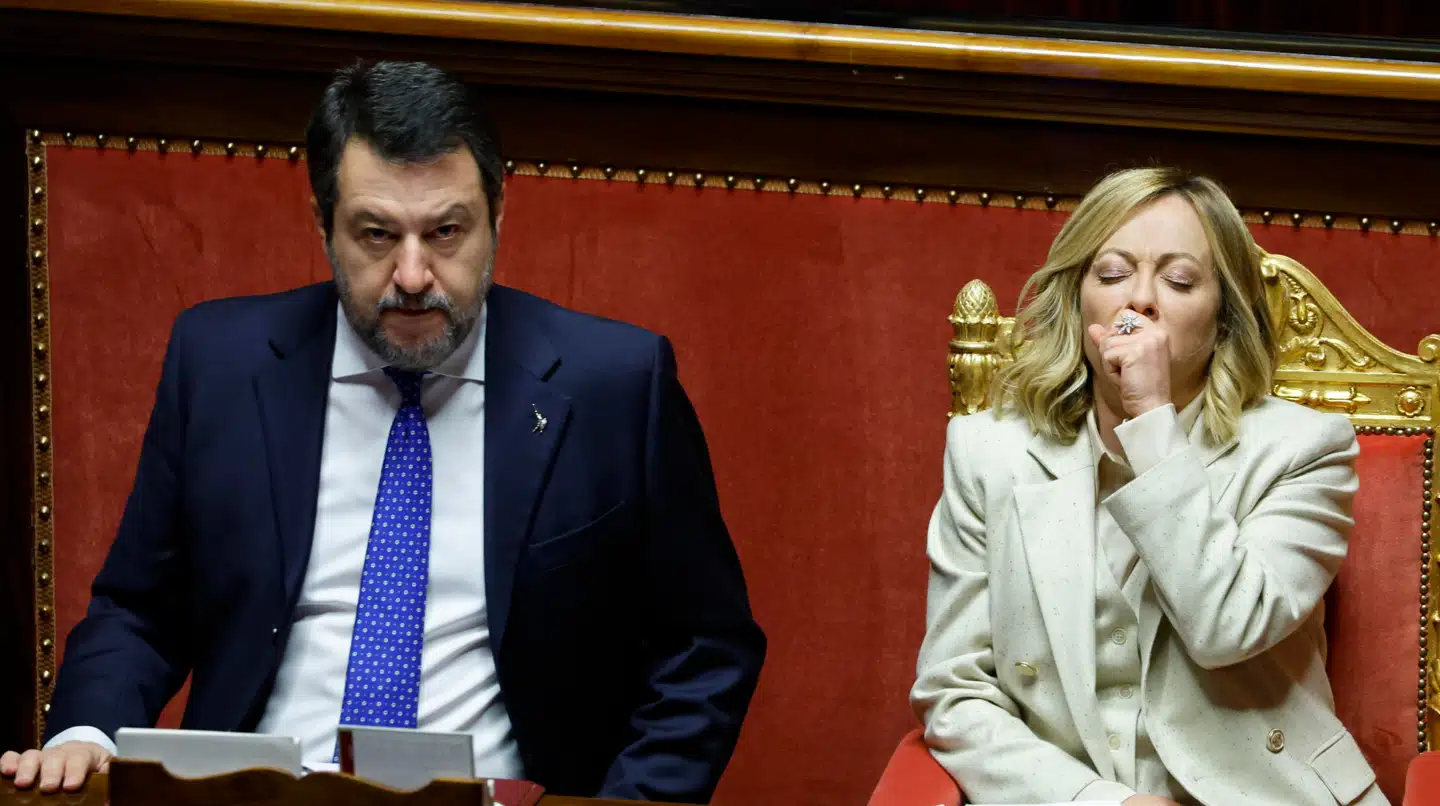 Matteo Salvini og Giorgia Meloni er koalitionspartnere, men også ærkerivaler. Lederen af det højrenationale Lega ser Donald Trumps forsøg at gennemtvinge fred i Ukraine på russiske præmisser som en gylden chance.