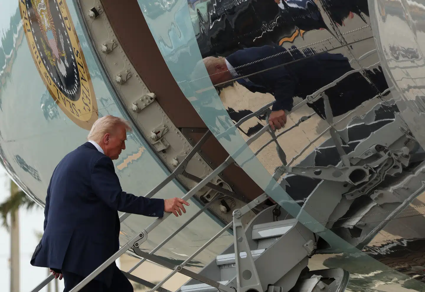 Vi må stå fast, når Trump og hans tech-bros vil underminere EUs digitale regulering (DSA) for at fastholde demokratiundergravende monopoler. For regulering er ikke kun en hæmsko, mener Kaare Nielsen.