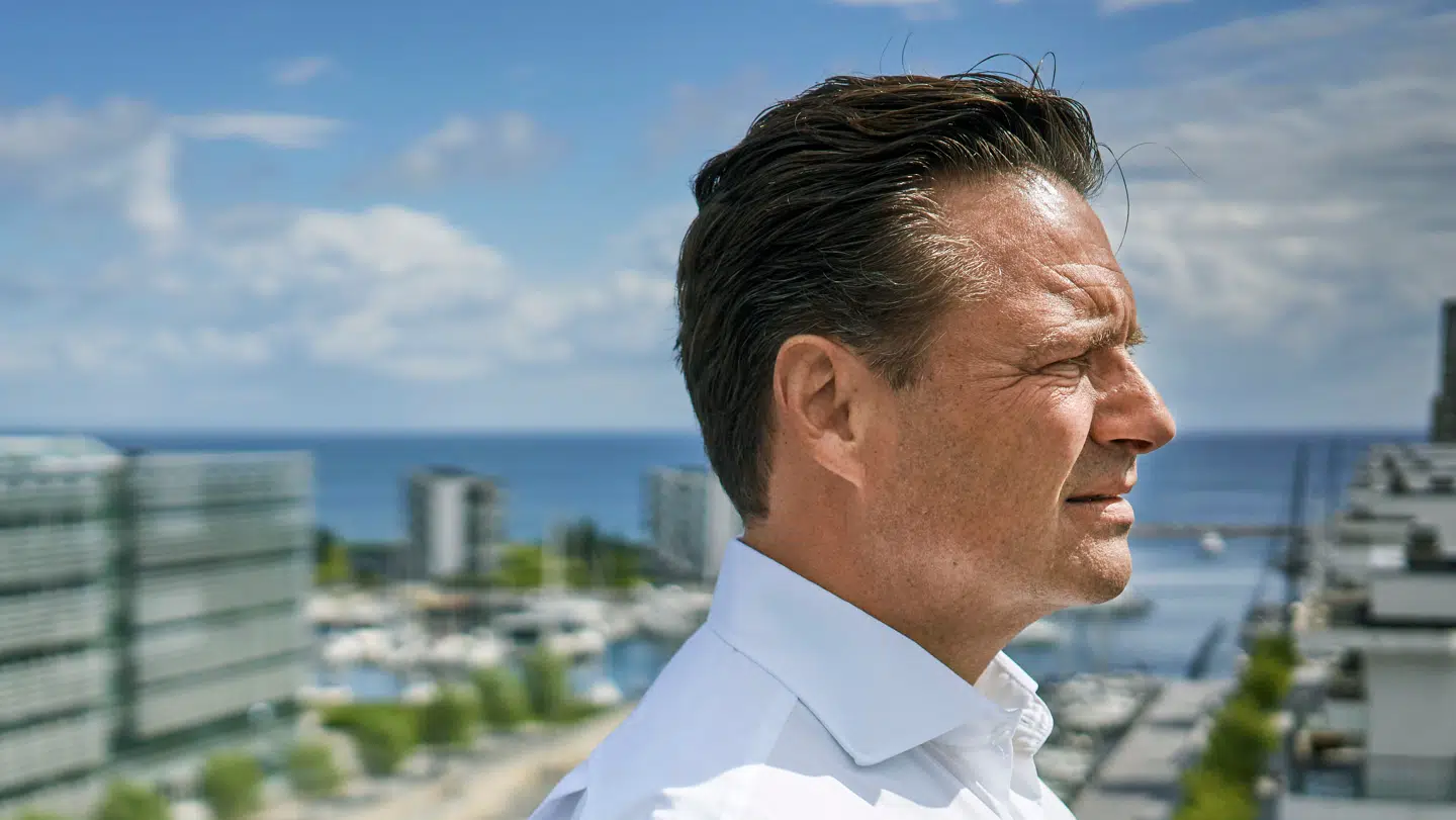 Kim Fournais har ingen planer om at forlade Saxo Bank, som har været en del af de sidste 32 år.