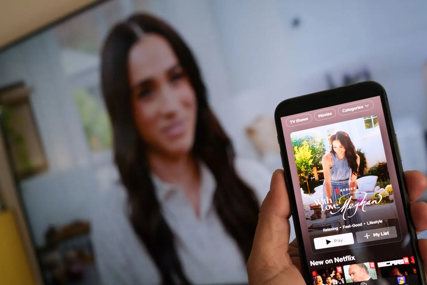 - Det er manglen på humor, ironi, selvbevidsthed og forståelse for virkeligheden i denne dybt ulige og apokalyptiske verden, der i sidste ende gør "With Love, Meghan" så svær at elske, lød The Guardians kritik af hertuginde Meghans Netflix-program. (Arkivfoto).