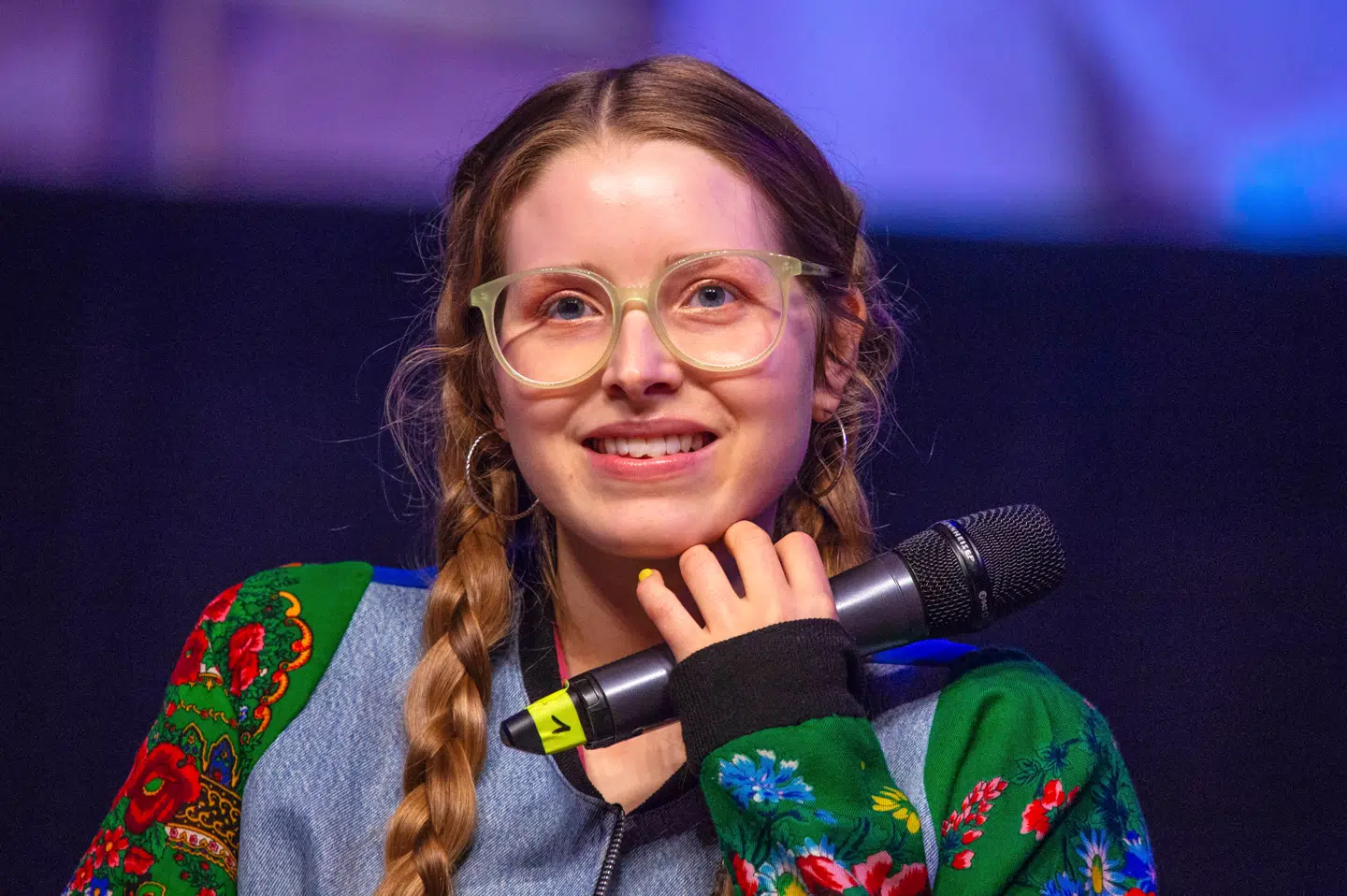 Jessie Cave er skuespiller kendt fra særligt 'Harry Potter' – og snart sælger hun videoer af sit hår.