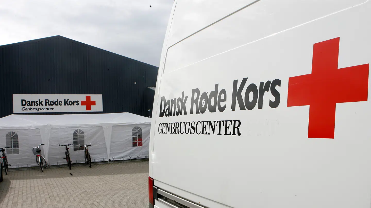 Det er genbrugsbutikkerne, der ender med regningen.