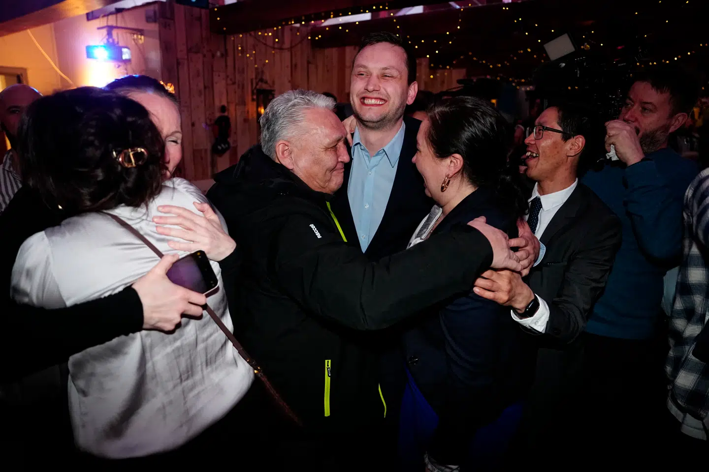 Grønland skal have ny regeringsleder og det bliver sandsynligvis Jens-Frederik Nielsen, partileder for Demokraatit. Det er et socialt-liberalt parti, og man har en ønskeseddel med til Danmark, når man indleder forhandlinger inden længe.