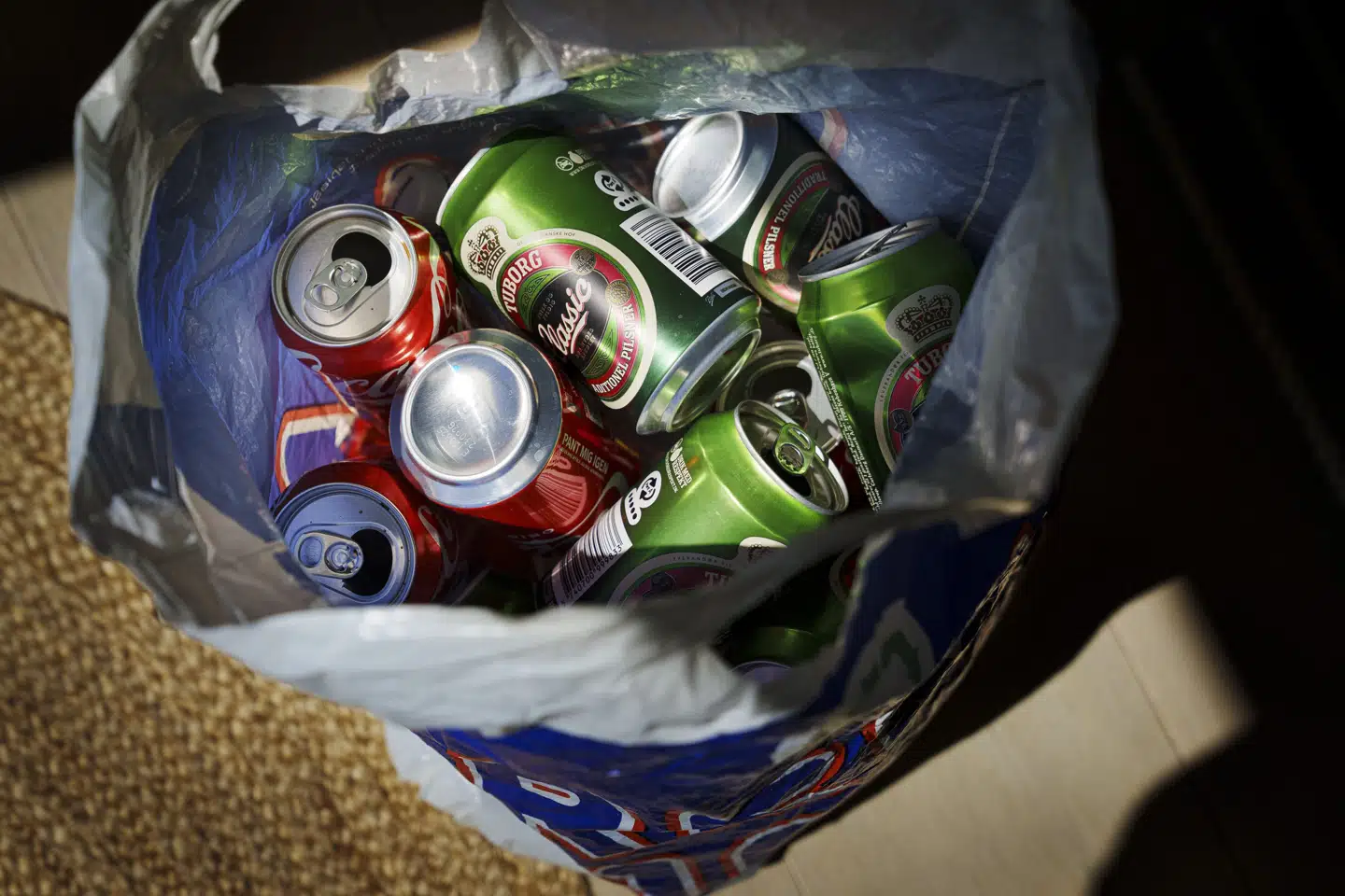 Danskerne panter flere flasker og dåser end tidligere, oplyser Dansk Retursystem, der driver det danske pantsystem. (Arkivfoto).
