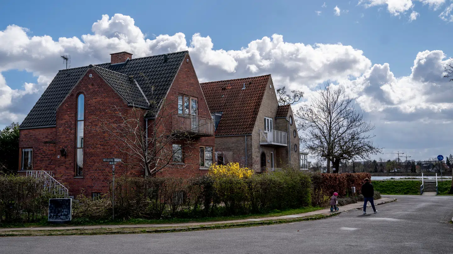 Huspriserne kører i to forskellige tempi i hovedstadsområdet og resten af landet.