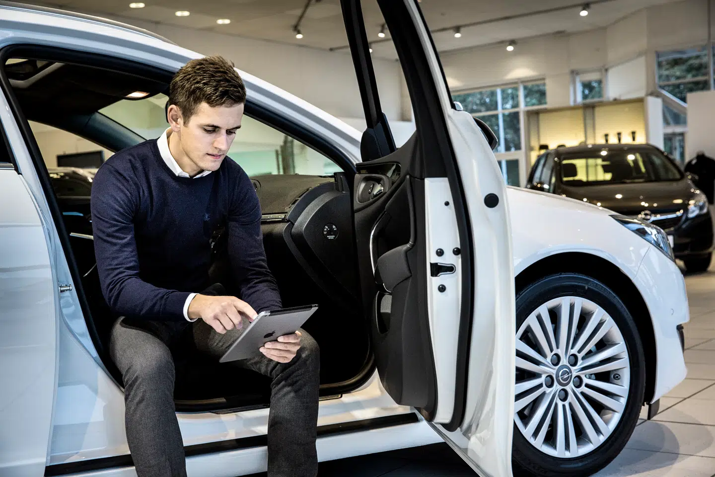 Ny undersøgelse viser, at andelen af bilister med en positiv holdning til deres bils intuitive evner er faldet fra 79 procent i 2015 til 56 procent i 2024.