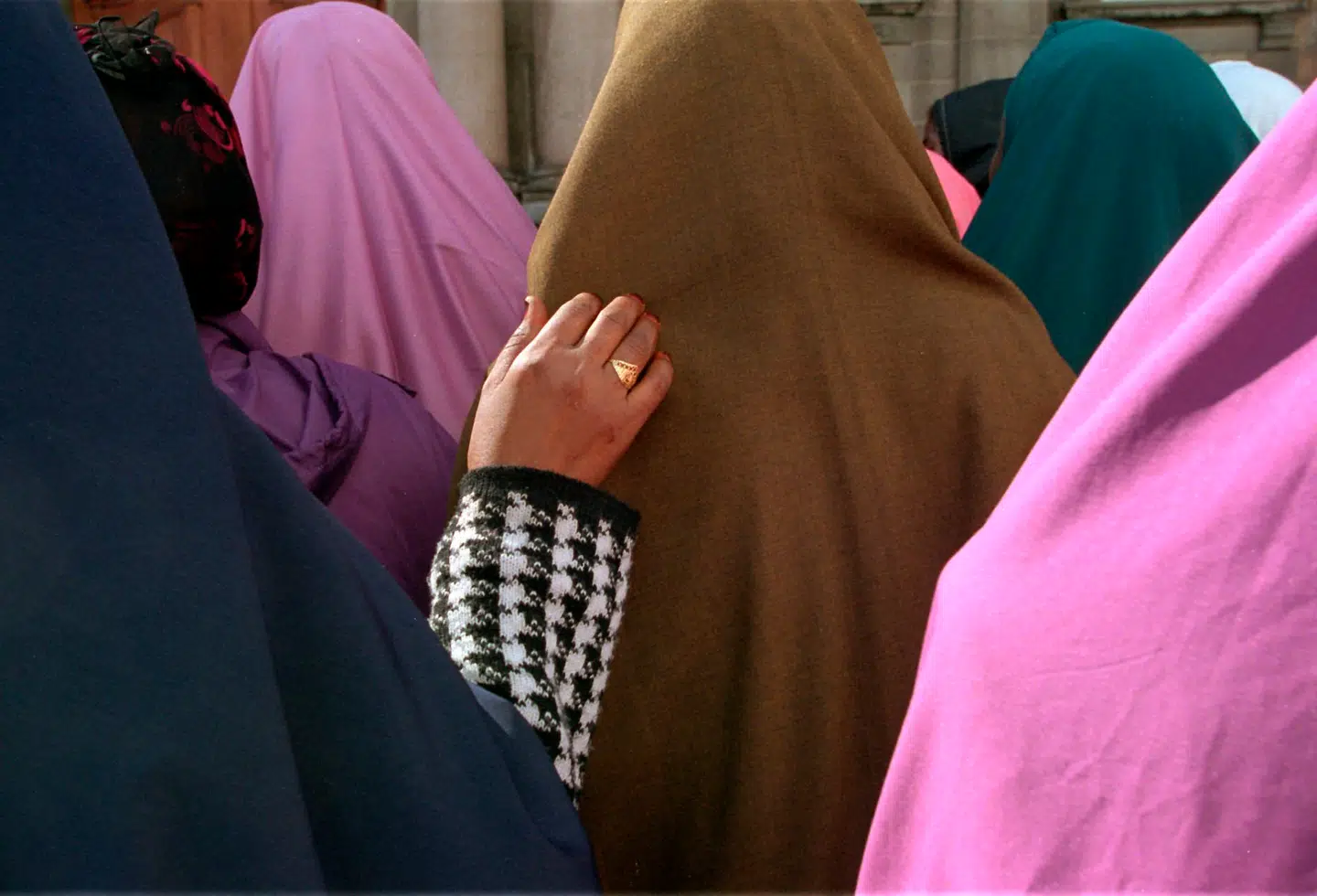 Ofres og offentligt ansattes religiøse ståsted fremgår ikke af længe ventet rapport om social kontrol, men der er flere eksempler på, at islam er omdrejningspunkt for konflikten.