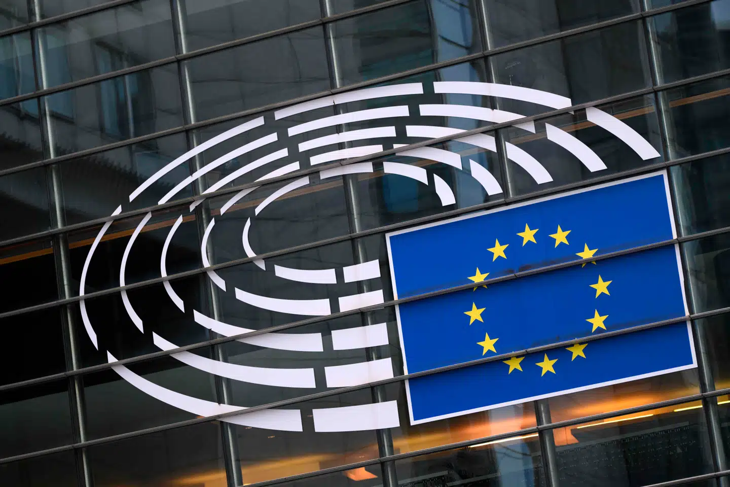 En række lobbyister, der arbejder for den kinesiske techvirksomhed Huawei, skulle være blandt de anholdte.