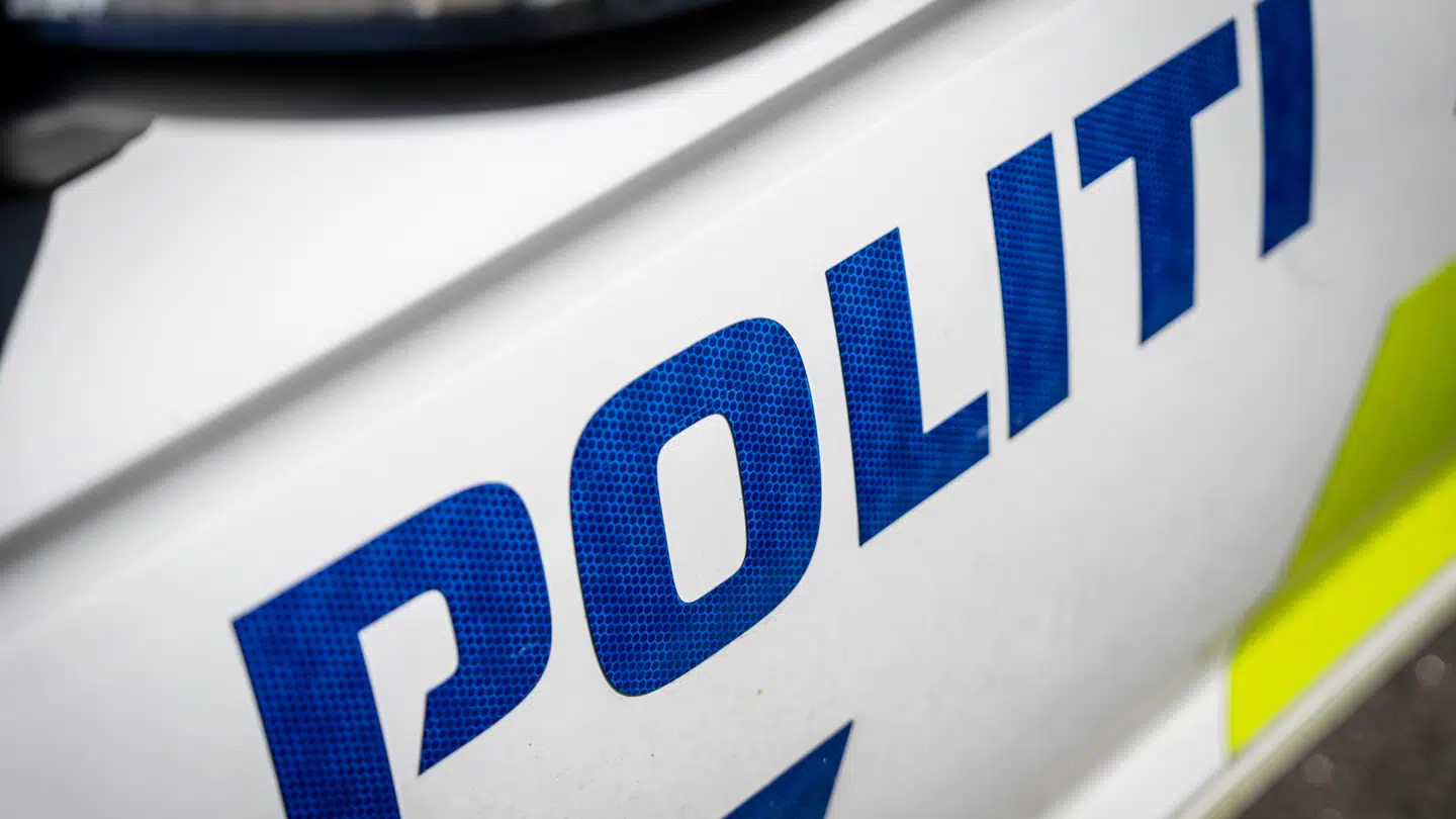 Den 13-årige modtog to truende videoer fra den 38-årige kvinde på samme tidspunkt.