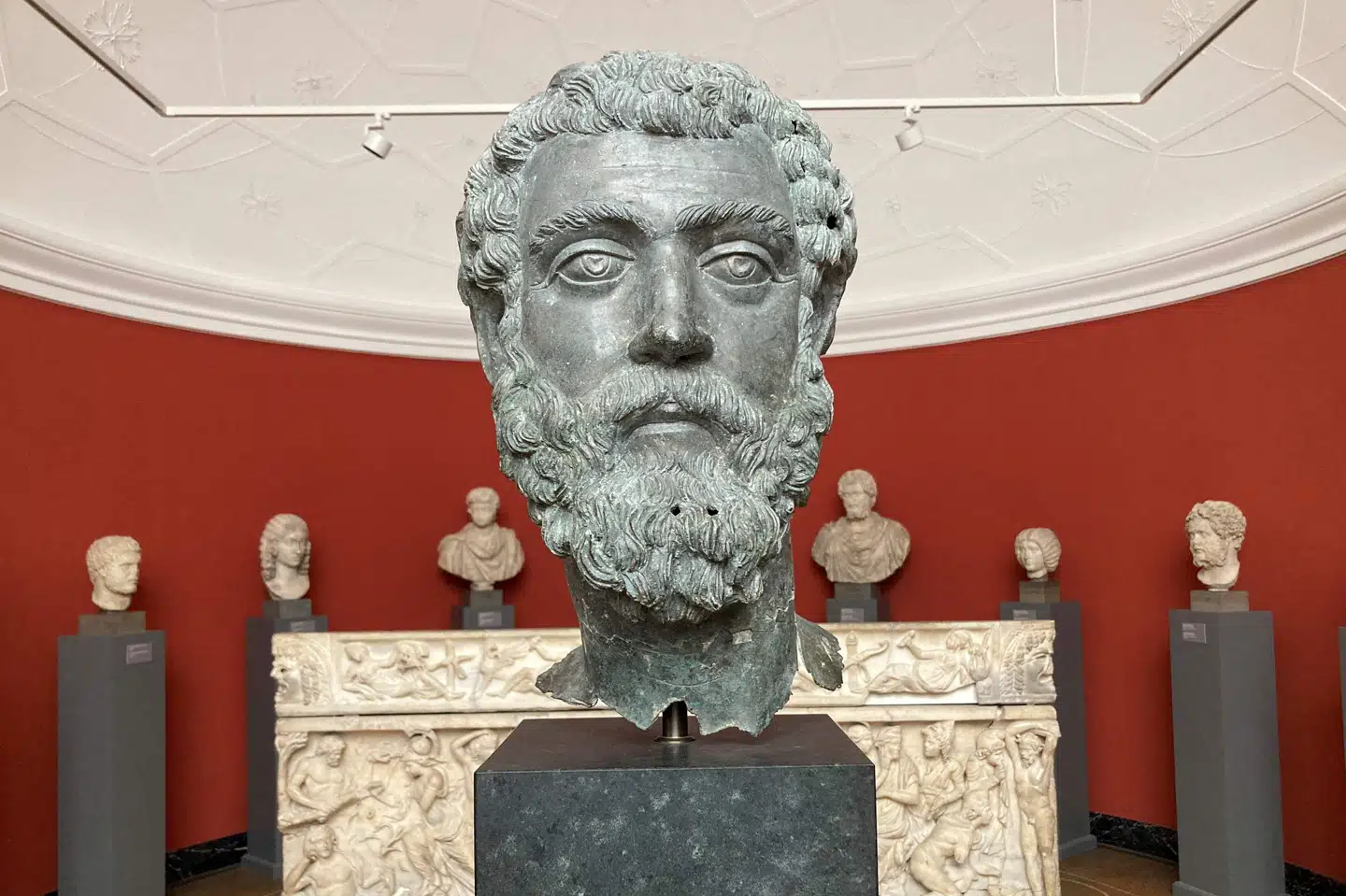 Kejserhovedet af Septimius Severus blev købt af Glyptoteket i 1970 af kunsthandleren Robert Hecht. Fredag overdrages det til Tyrkiet, da blev udgravet og solgt ulovligt. (Arkivfoto).