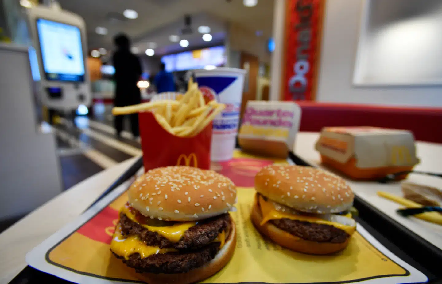 McDonald's er en af de amerikanske virksomheder, som melder om svagere efterspørgsel. Det er de laveste indkomster, der har det hårdt.