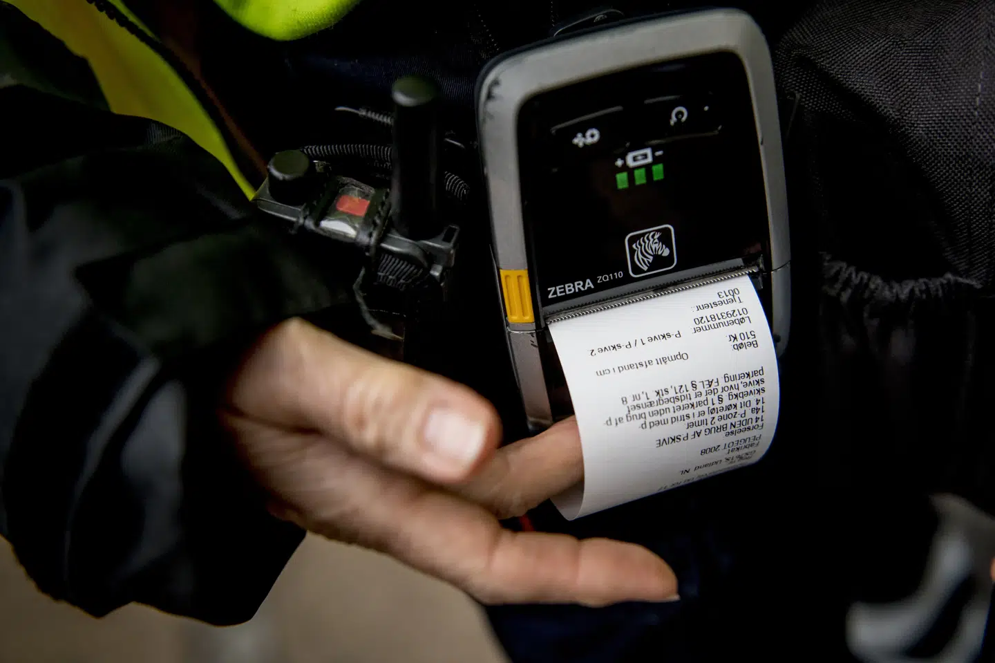 FDM, interesseorganisationen for bilister, mener, at det er i strid med loven, når bilister først får tilsendt en parkeringsbøde digitalt, efter at de har forladt parkeringshuset. (Arkivfoto).