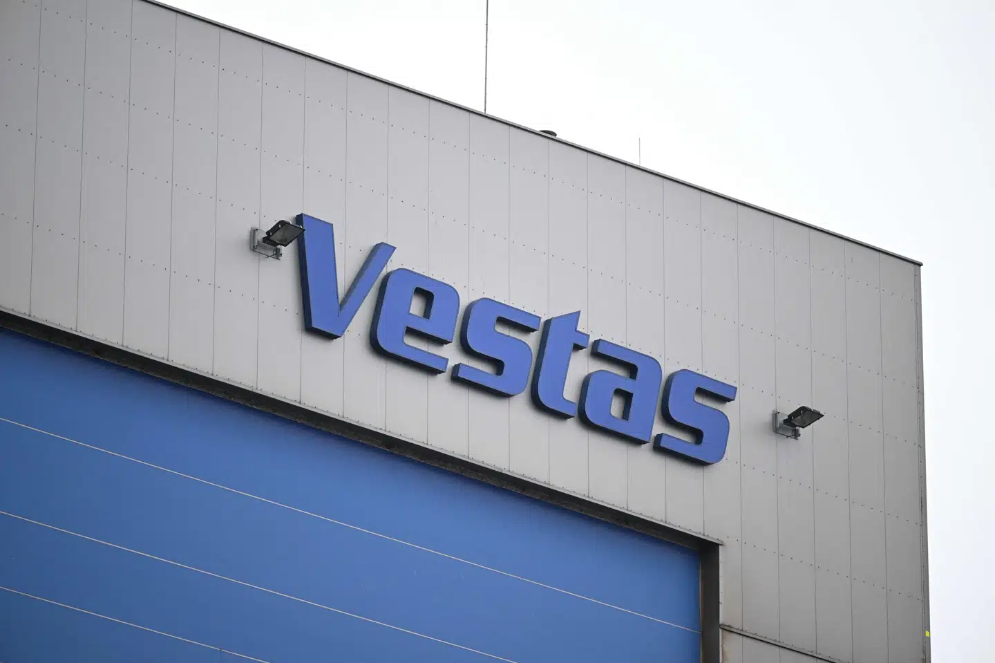 Vestas-aktien stiger med 5,9 procent fredag eftermiddag oven på nyheden om, at der er store investeringer på vej i Tyskland i blandt andet vedvarende energi. (Arkivfoto).