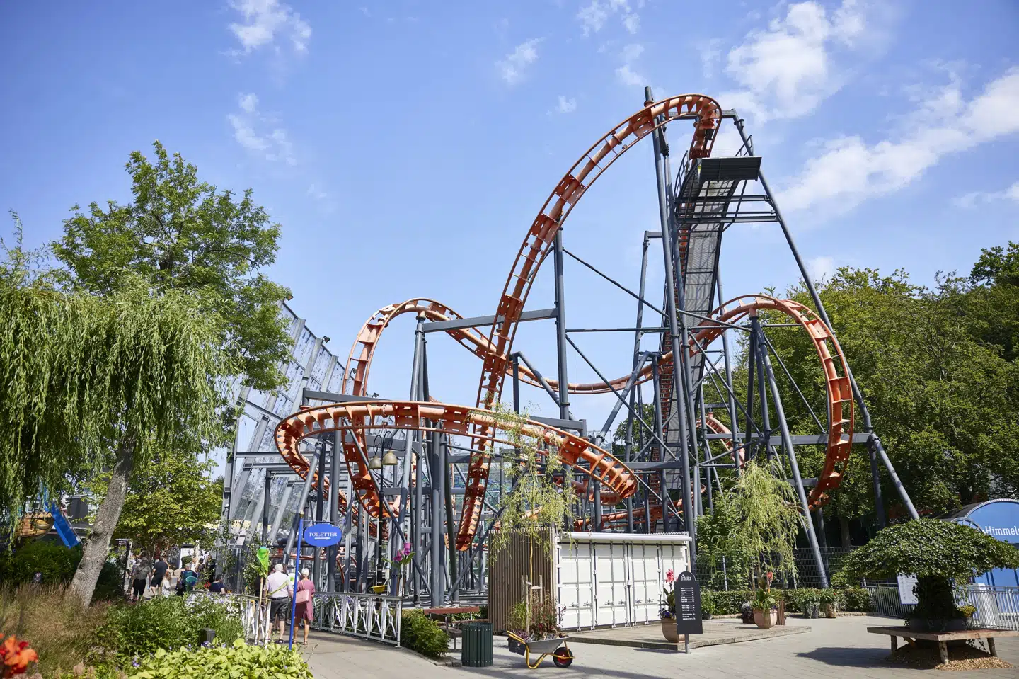 Rutsjebanen Cobra i Tivoli Friheden blev taget ned i 2023. Året forinden havde en 14-årig pige mistet livet som følge af en ulykke i rutsjebanen. (Arkivfoto).