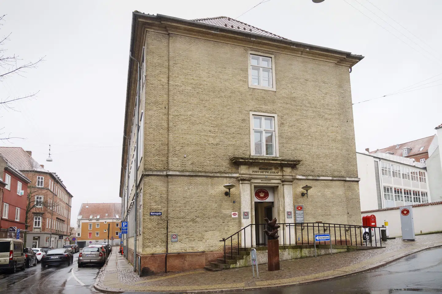 Retten i Randers har lørdag bestemt, at en mand skal varetægtsfængsles i fire uger i en sag om overgreb på børn. Han nægter sig skyldig og har kæret kendelsen om fængsling. (Arkivfoto).