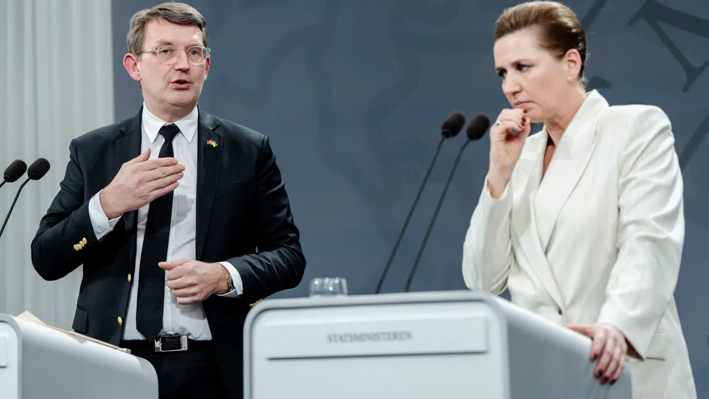 I 2023 forslog Troels Lund Poulsen (V) og Mette Frederiksen (S) at amerikanske soldater skal have fri adgang til danske militærbaser. Nu skal forslaget behandles til april.