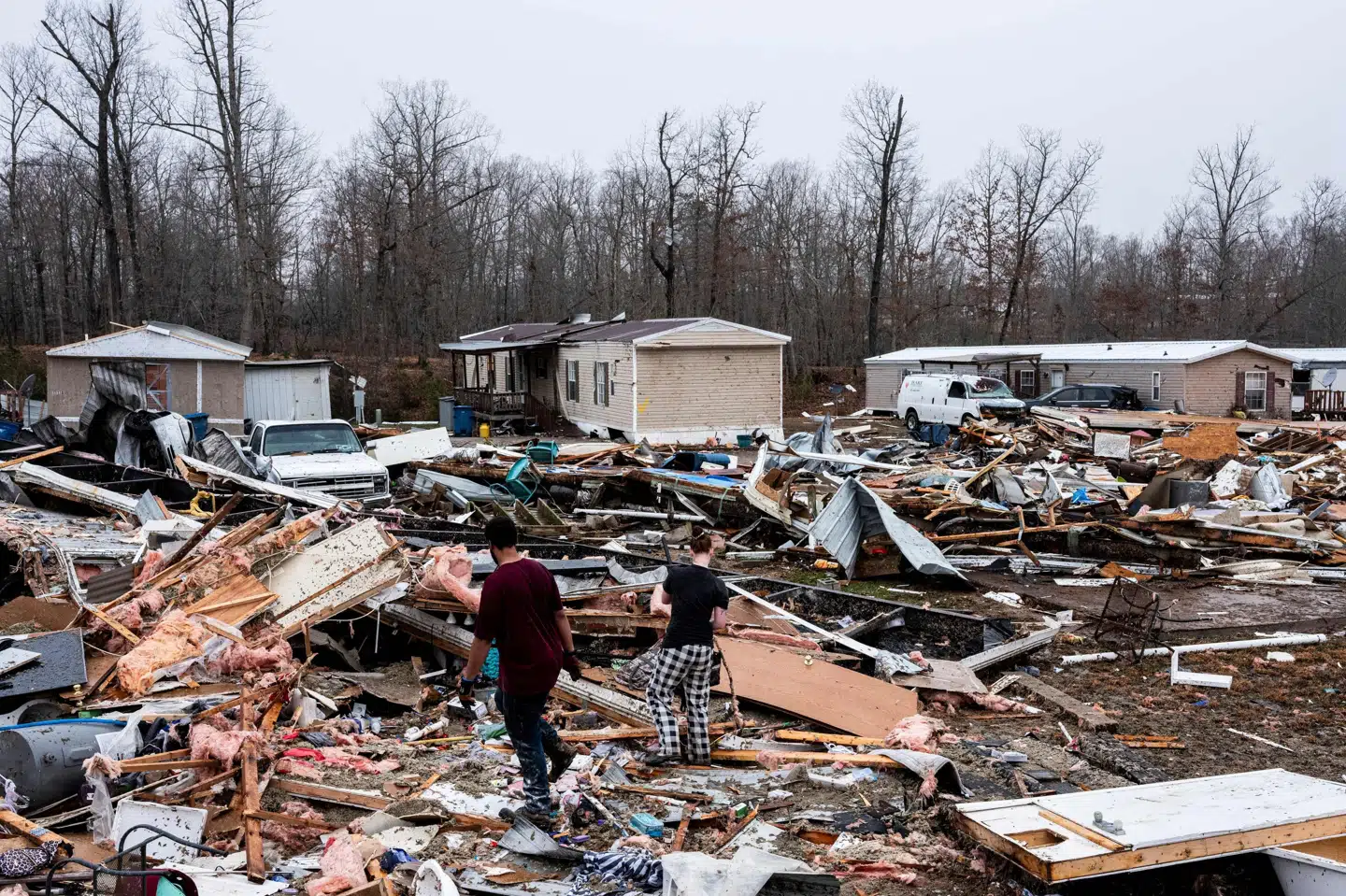 I den amerikanske delstat Missouri har tornadoer og storme sat deres tydelige spor. Mindst 34 personer har på landsplan mistet livet i det kraftige uvejr.