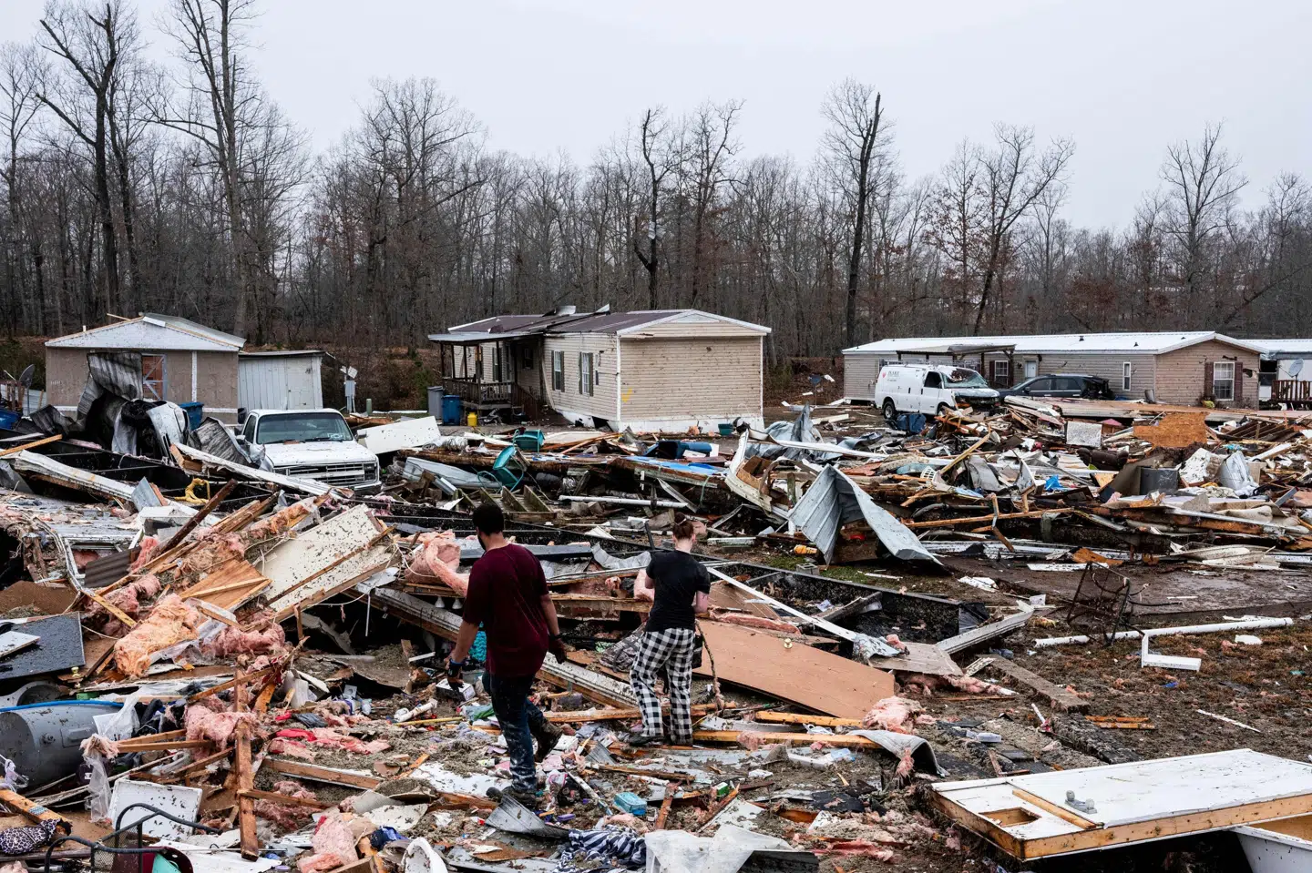 I den amerikanske delstat Missouri har tornadoer og storme sat deres tydelige spor. Mindst 34 personer har på landsplan mistet livet i det kraftige uvejr.